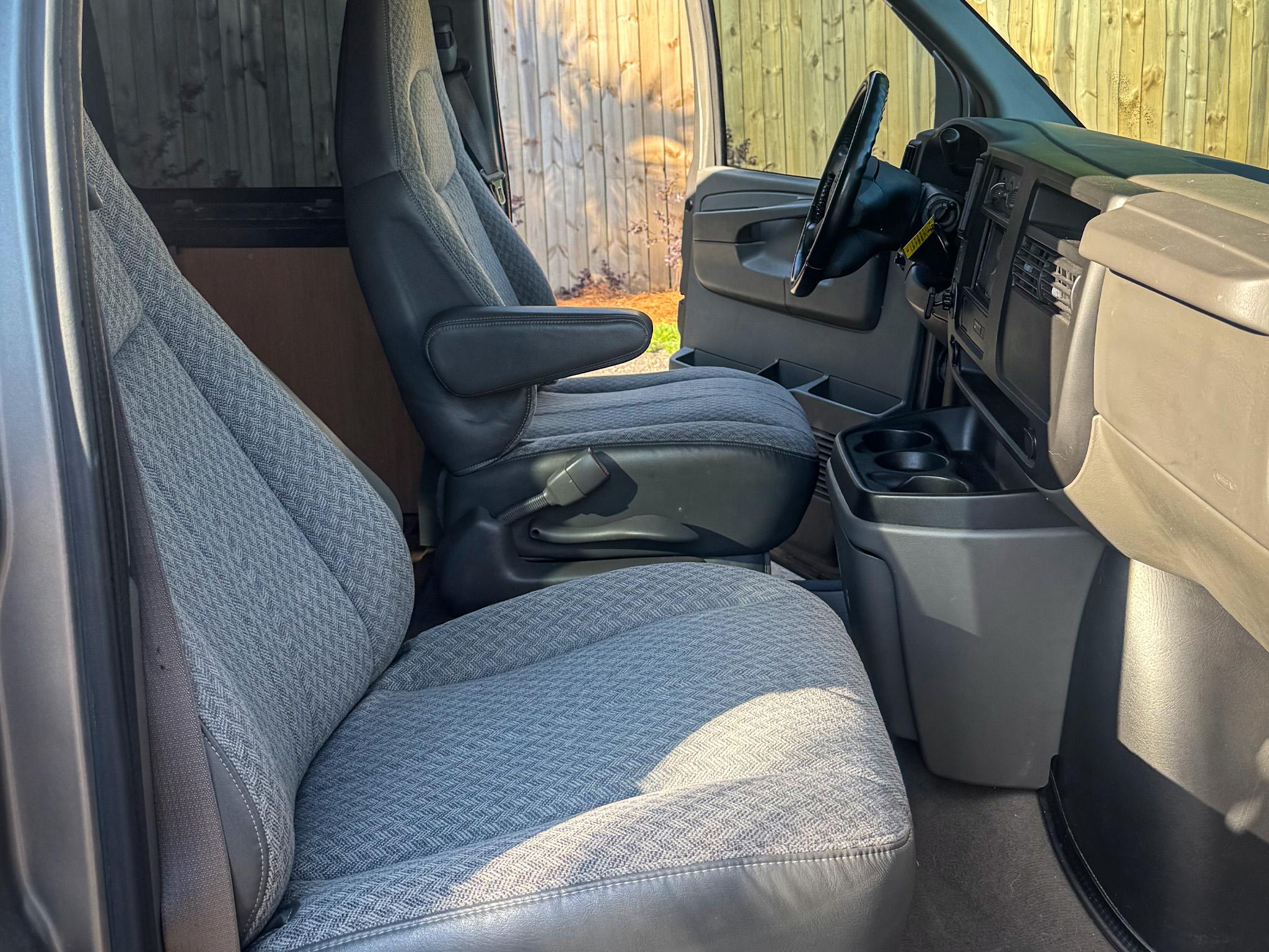 Chevrolet Express Passenger  2007