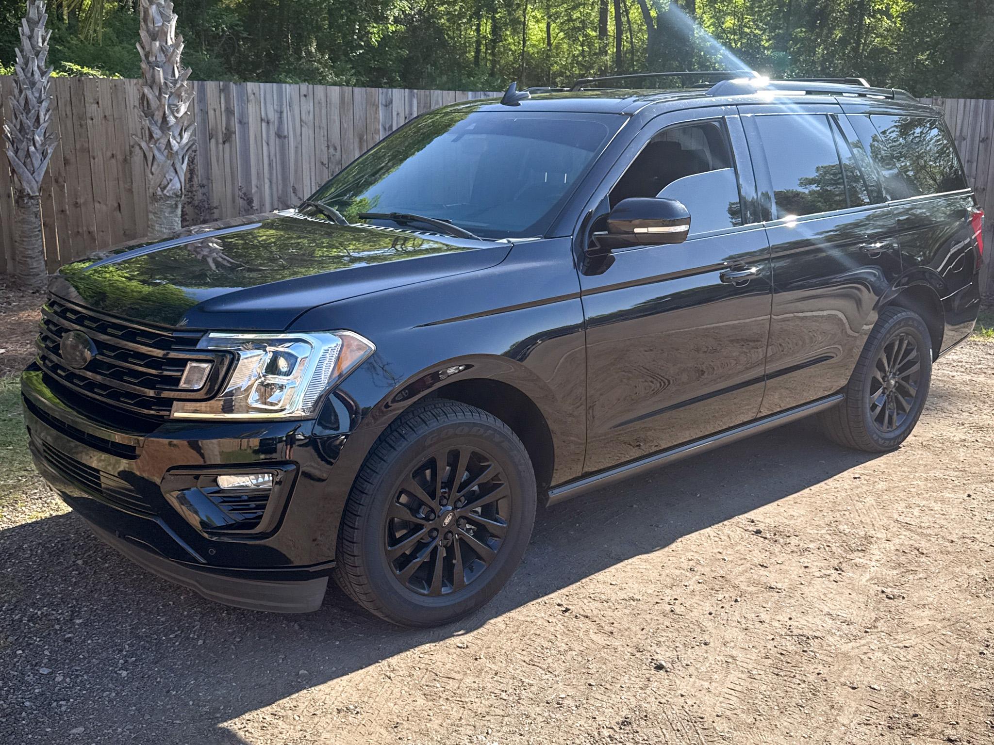 2019 Ford Expedition Limited's photo
