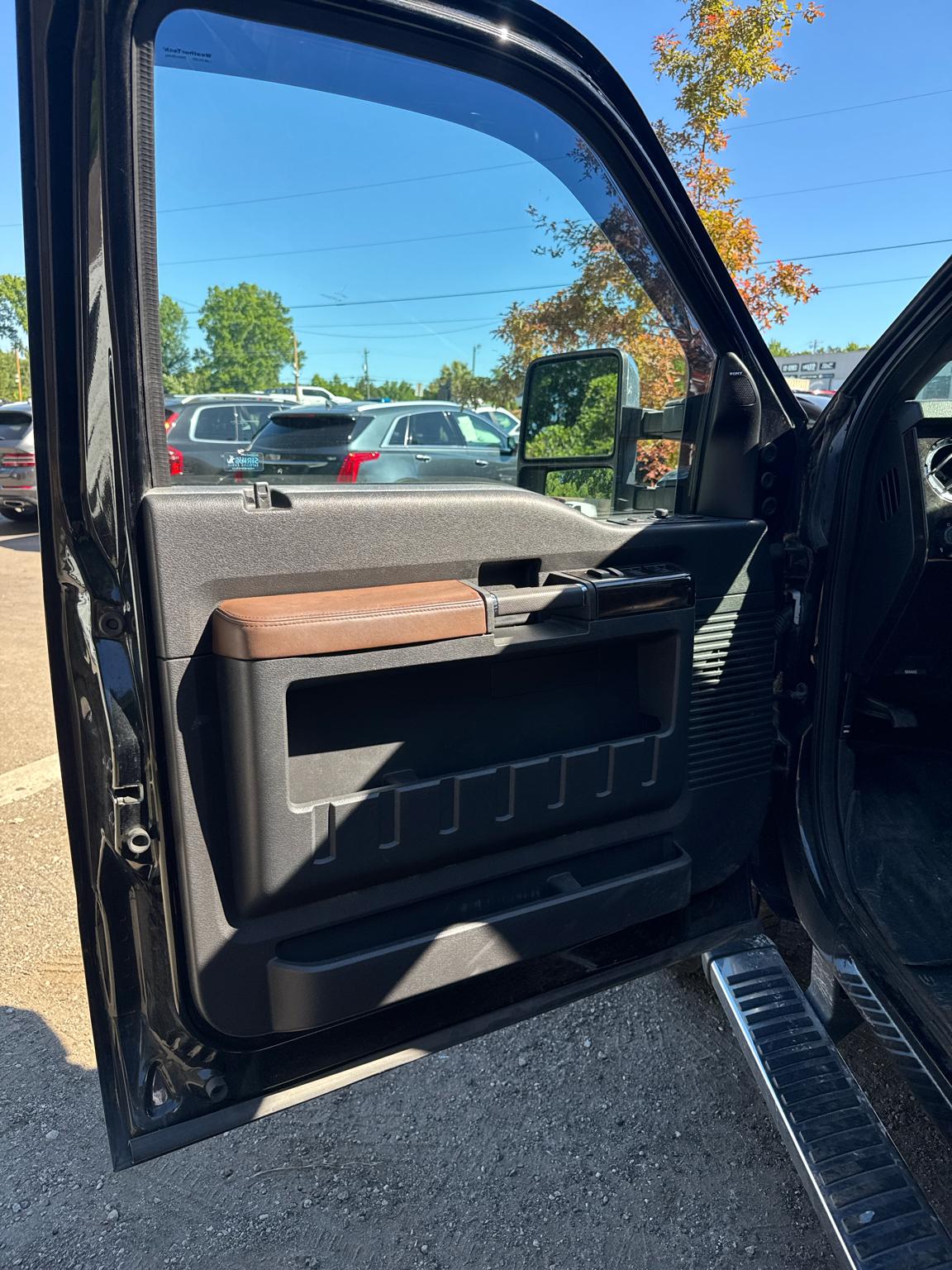 Ford Super Duty F-250 SRW 4WD Crew Cab 172" Platinum 2016