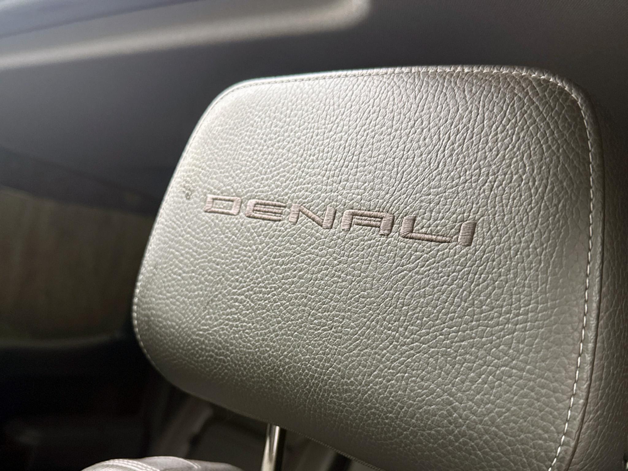 GMC Sierra 1500 4WD Crew Cab 147" Denali 2019