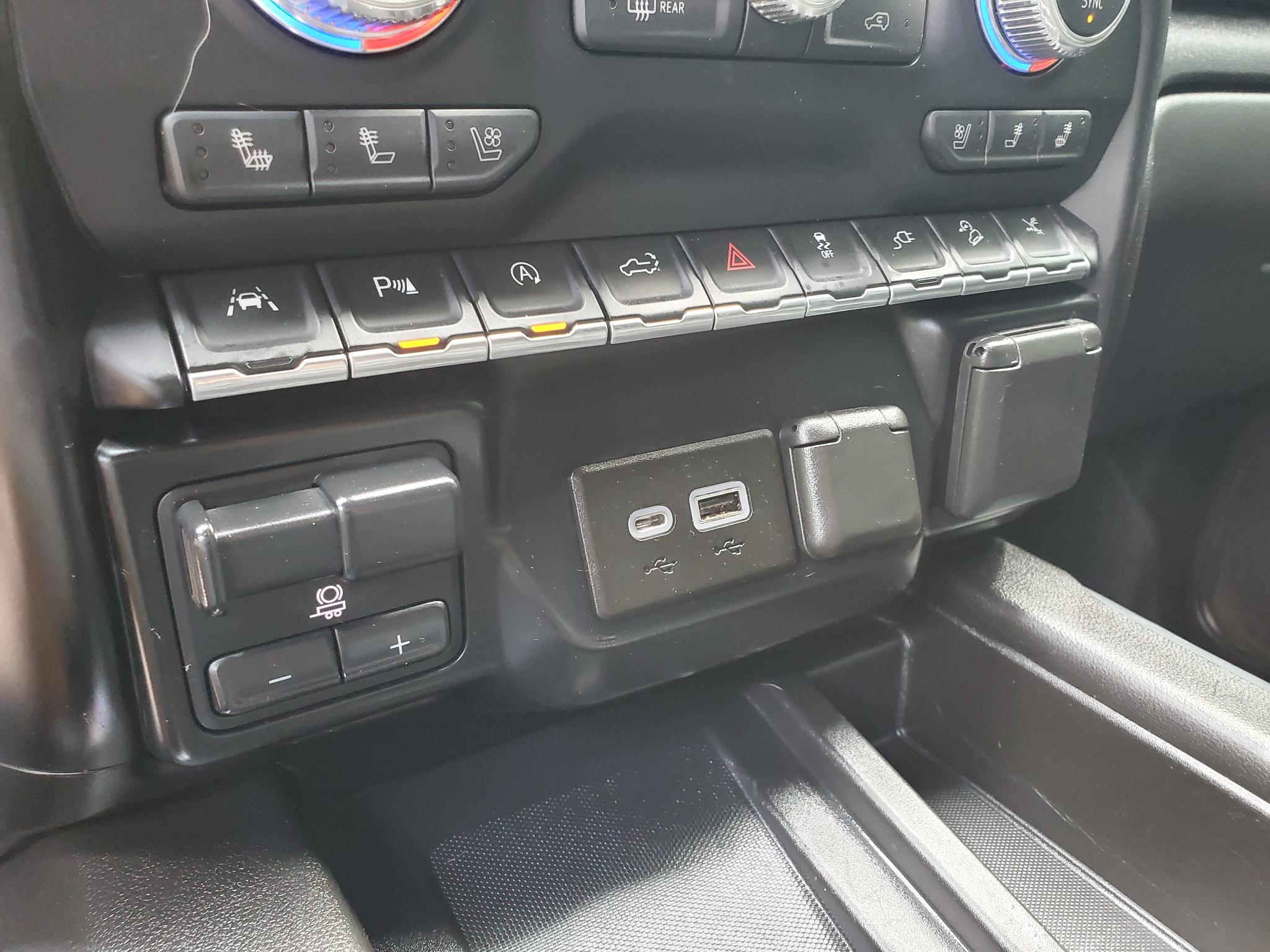 GMC Sierra 1500 4WD Crew Cab 147" Denali 2019