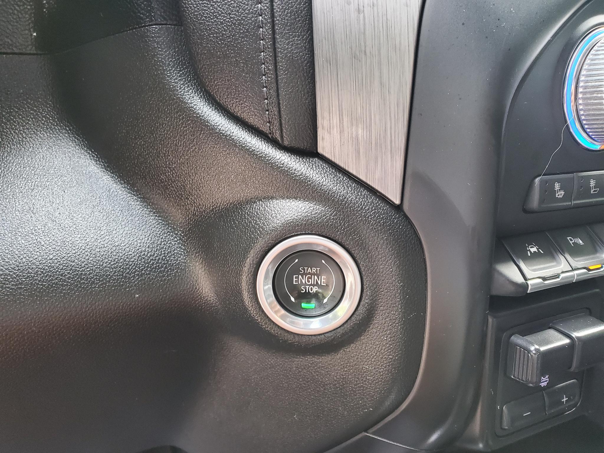 GMC Sierra 1500 4WD Crew Cab 147" Denali 2019