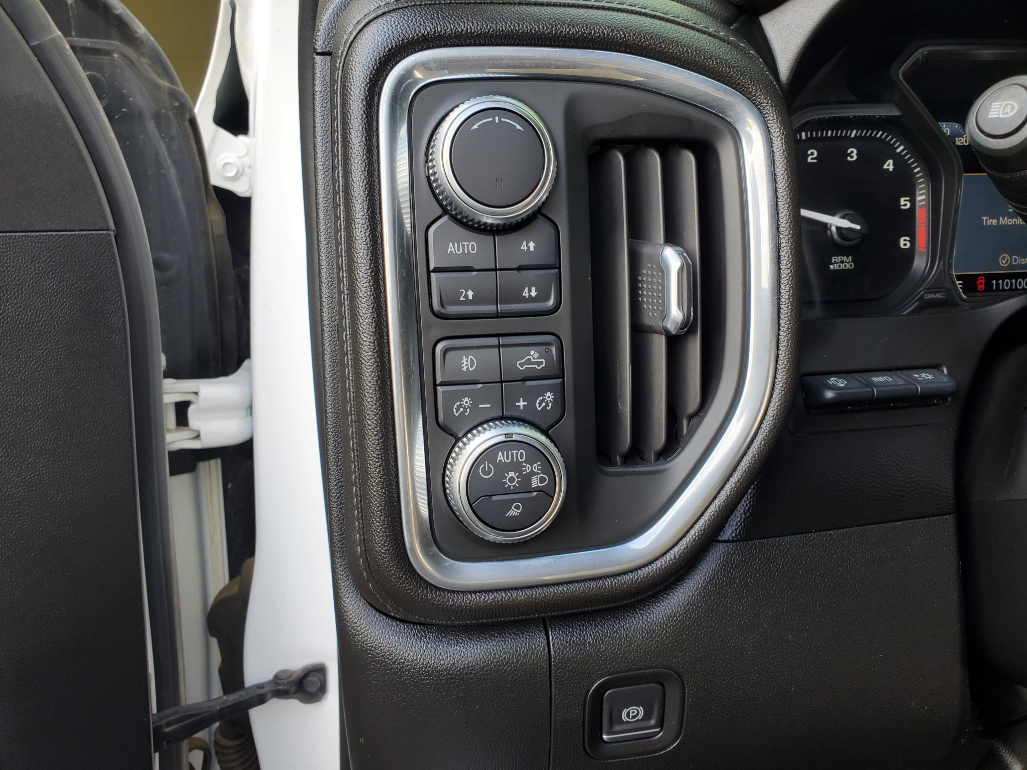 GMC Sierra 1500 4WD Crew Cab 147" Denali 2019