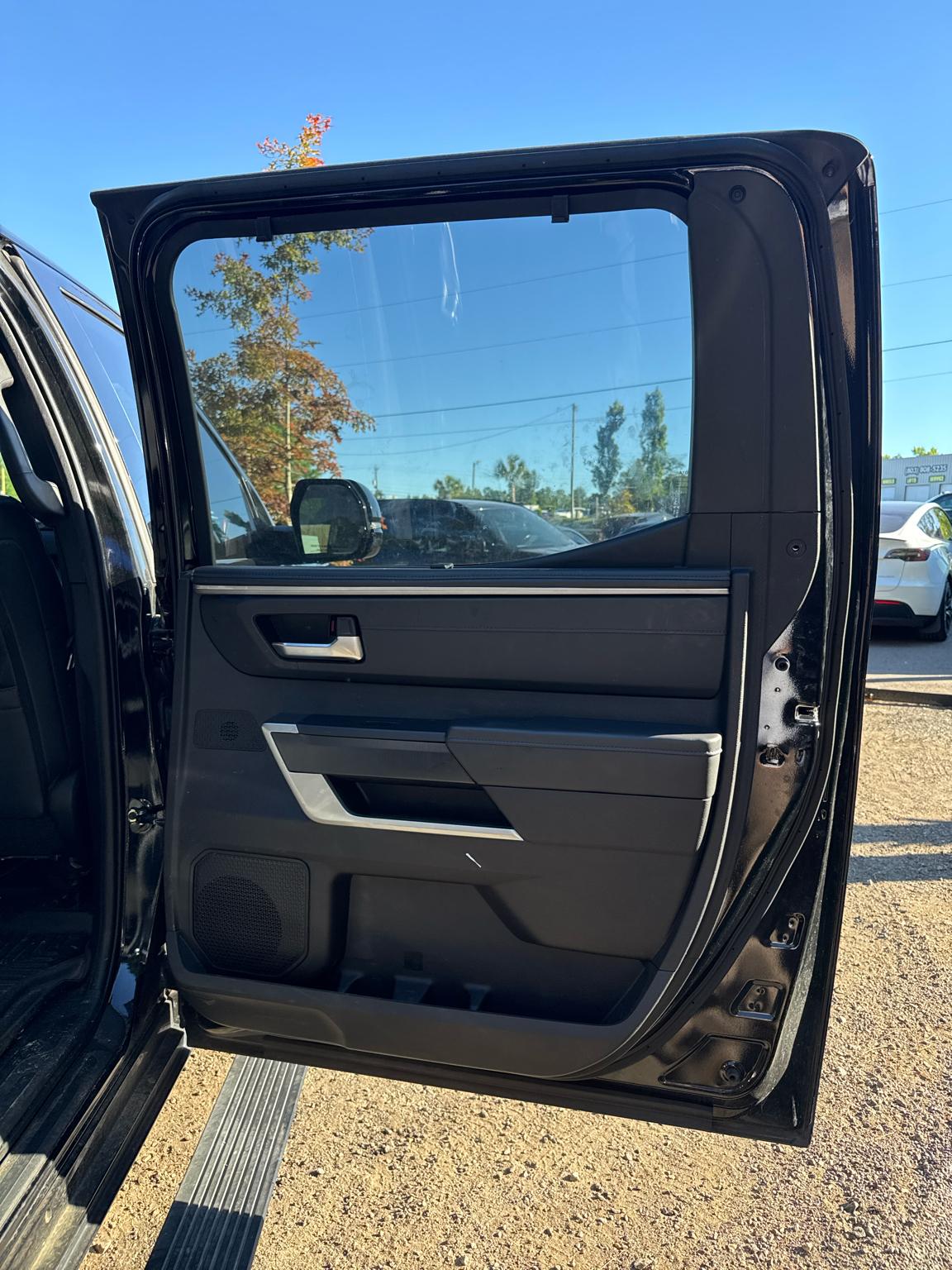 Toyota Tundra 4WD Platinum CrewMax 5.5' Bed (Natl) 2022