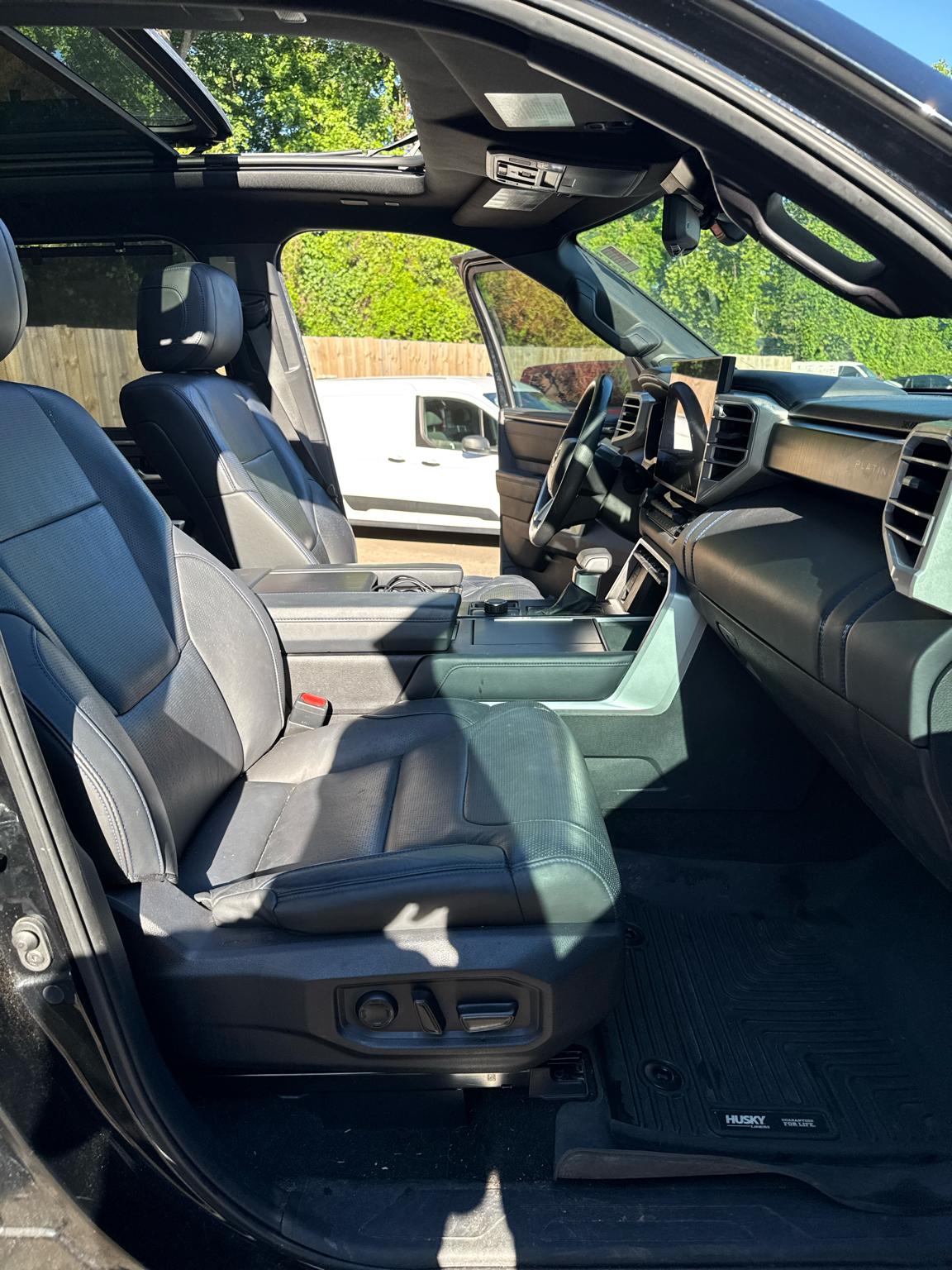Toyota Tundra 4WD Platinum CrewMax 5.5' Bed (Natl) 2022