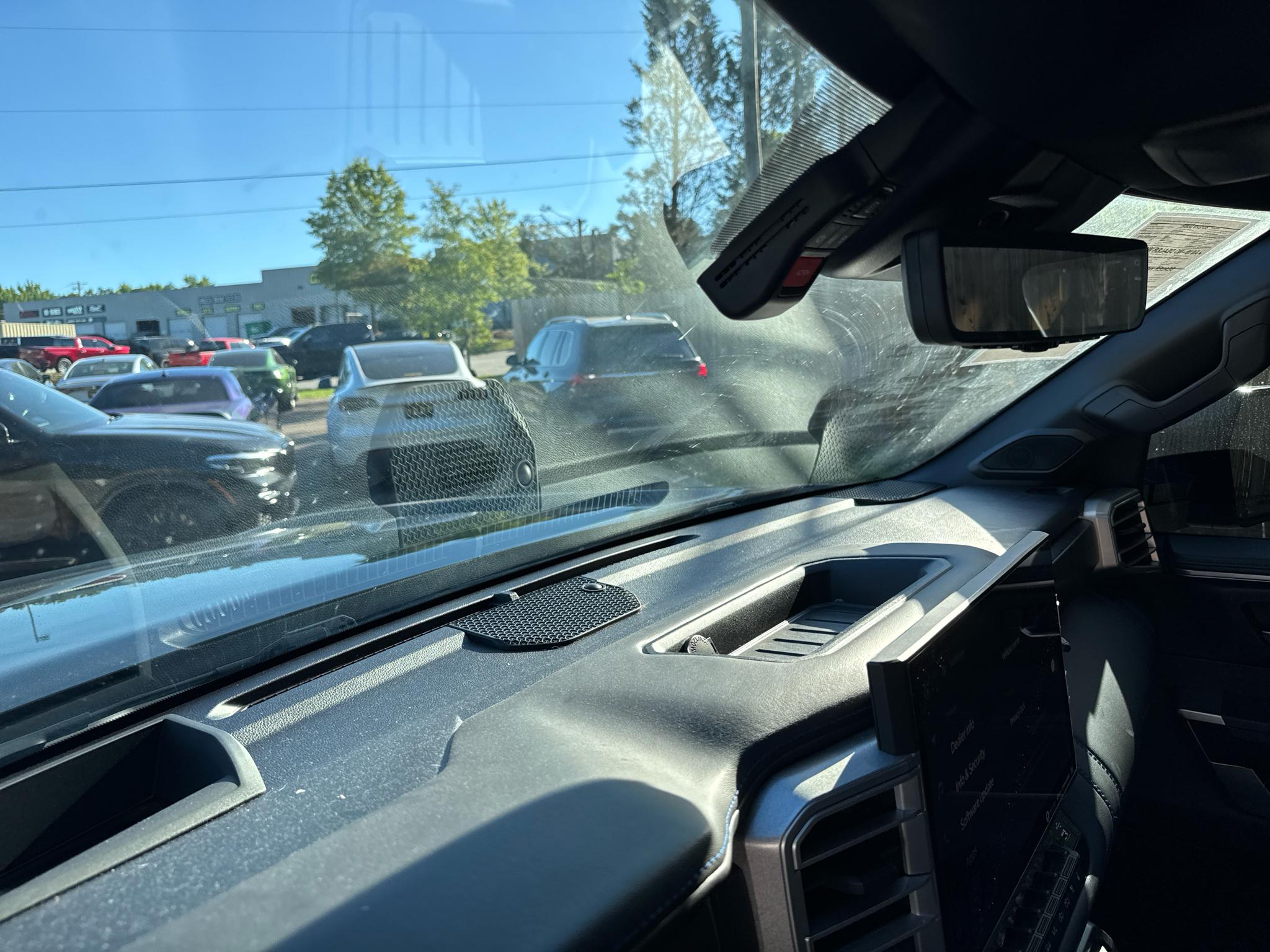 Toyota Tundra 4WD Platinum CrewMax 5.5' Bed (Natl) 2022