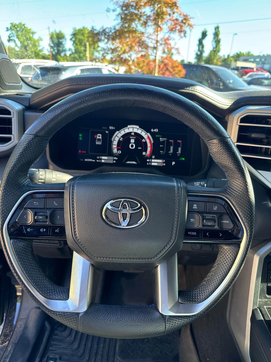 Toyota Tundra 4WD Platinum CrewMax 5.5' Bed (Natl) 2022