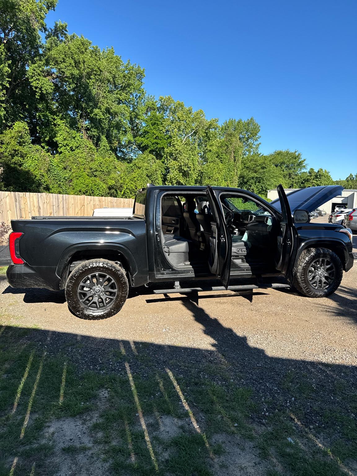 Toyota Tundra 4WD Platinum CrewMax 5.5' Bed (Natl) 2022