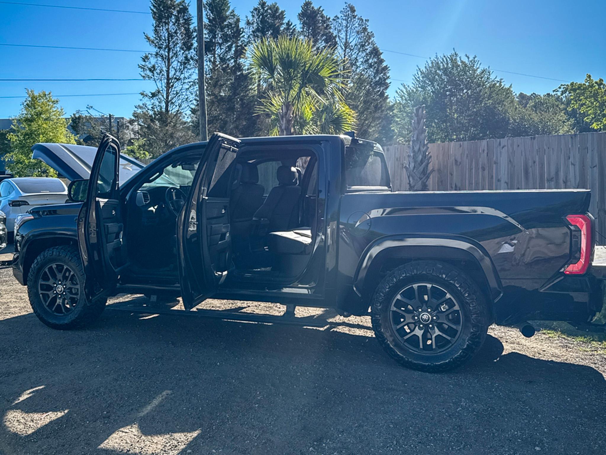 Toyota Tundra 4WD Platinum CrewMax 5.5' Bed (Natl) 2022