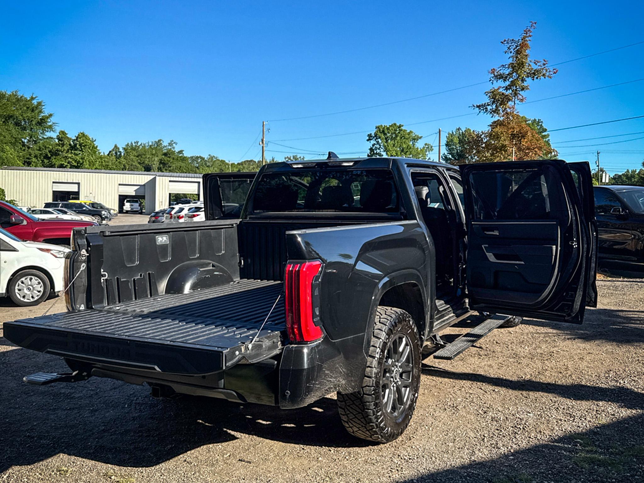 Toyota Tundra 4WD Platinum CrewMax 5.5' Bed (Natl) 2022