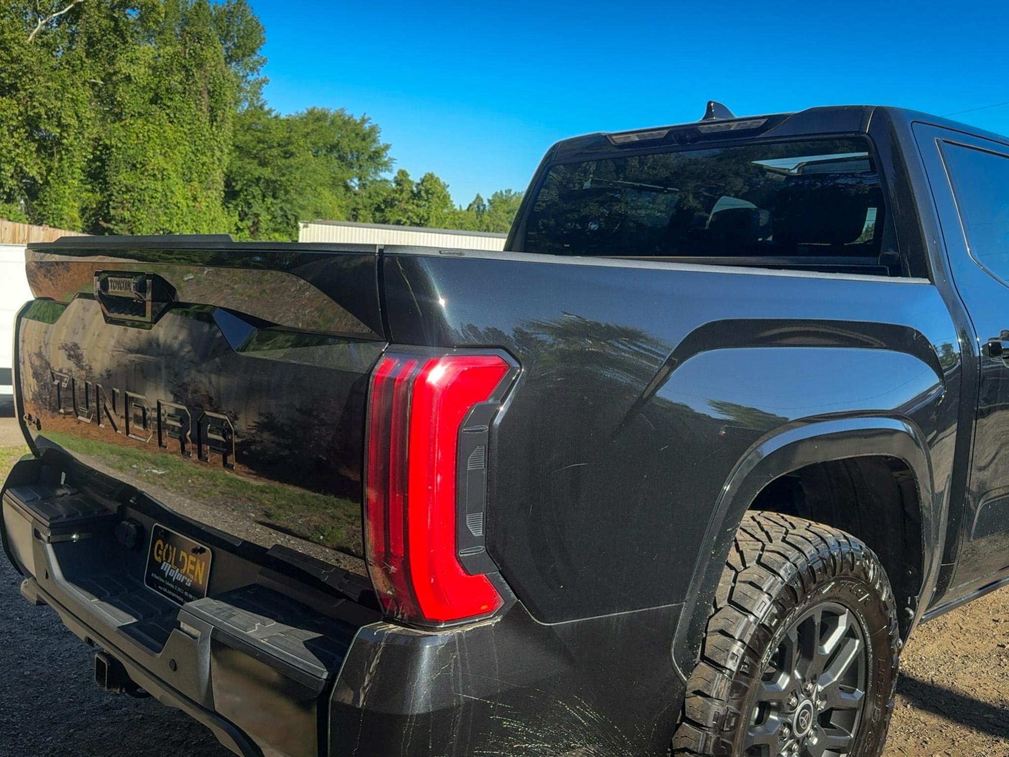 Toyota Tundra 4WD Platinum CrewMax 5.5' Bed (Natl) 2022