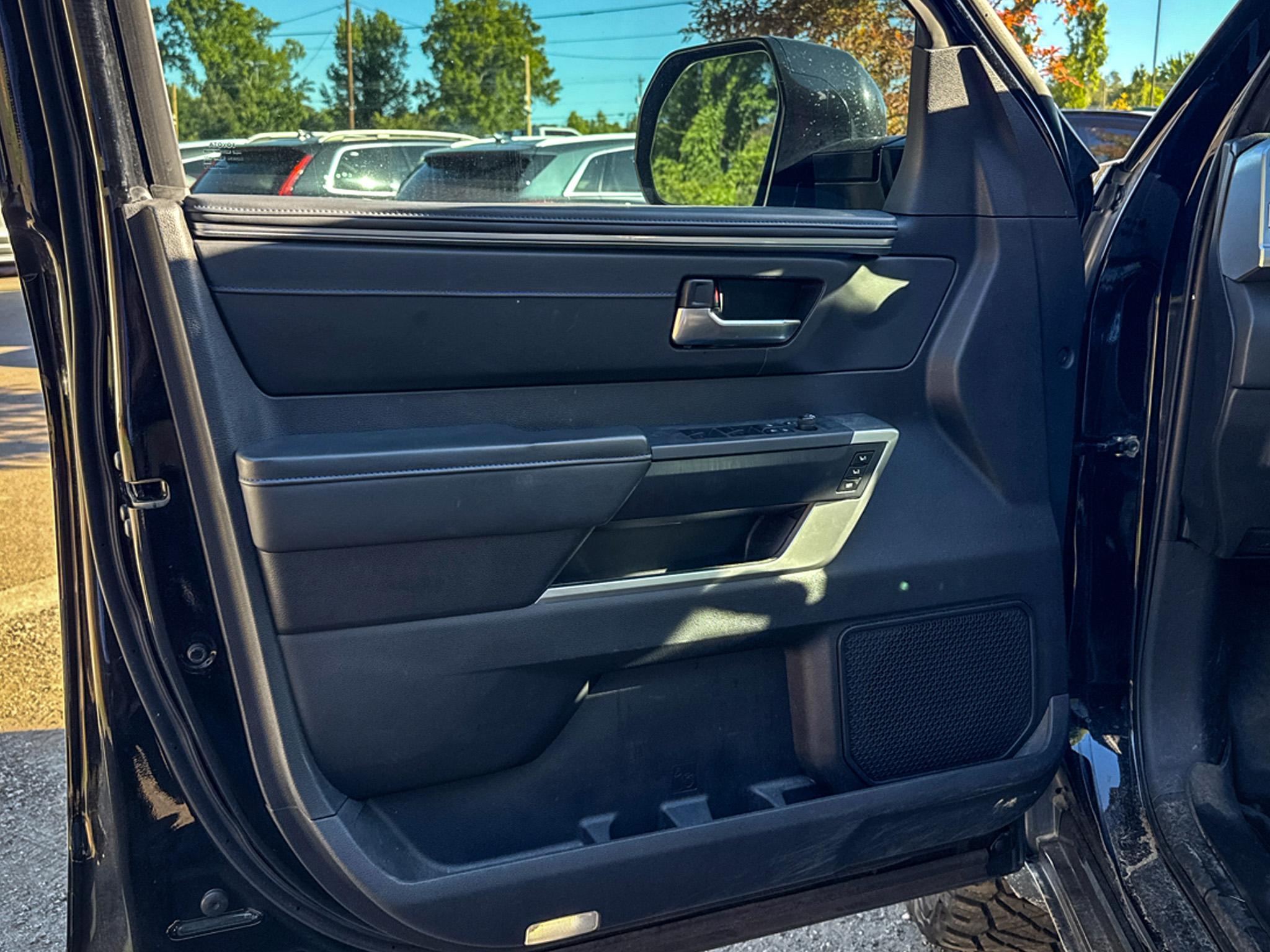 Toyota Tundra 4WD Platinum CrewMax 5.5' Bed (Natl) 2022
