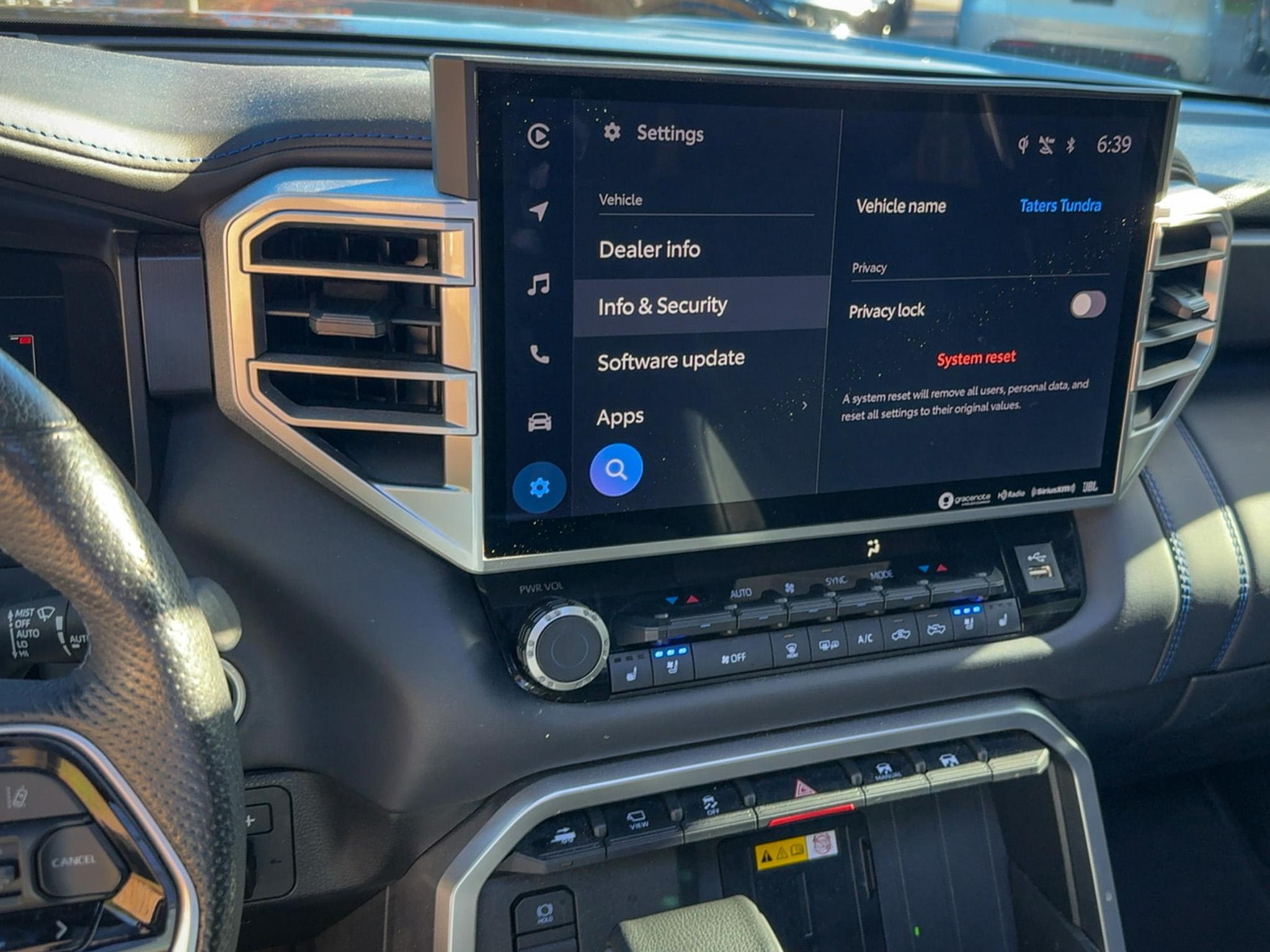Toyota Tundra 4WD Platinum CrewMax 5.5' Bed (Natl) 2022