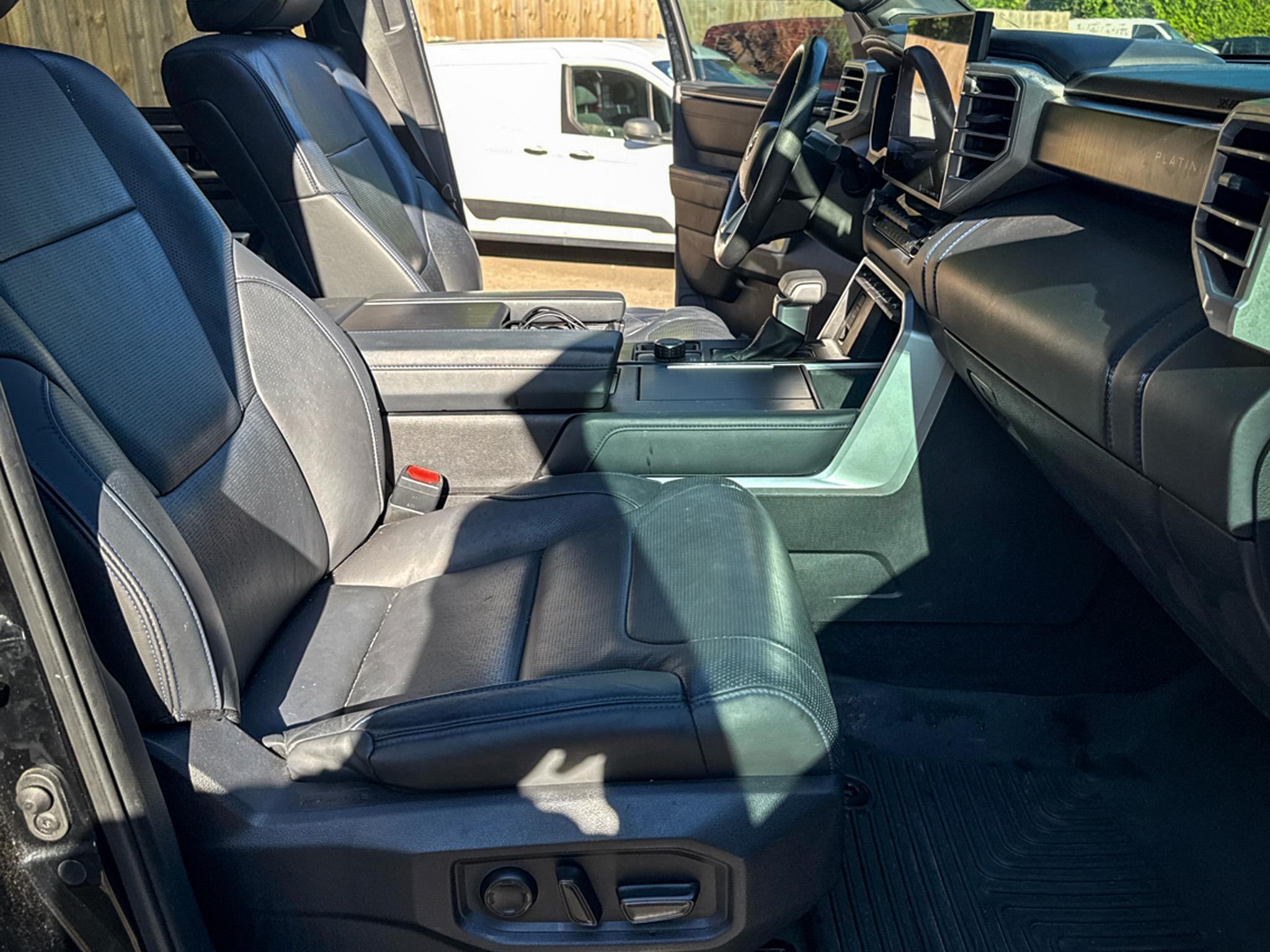 Toyota Tundra 4WD Platinum CrewMax 5.5' Bed (Natl) 2022
