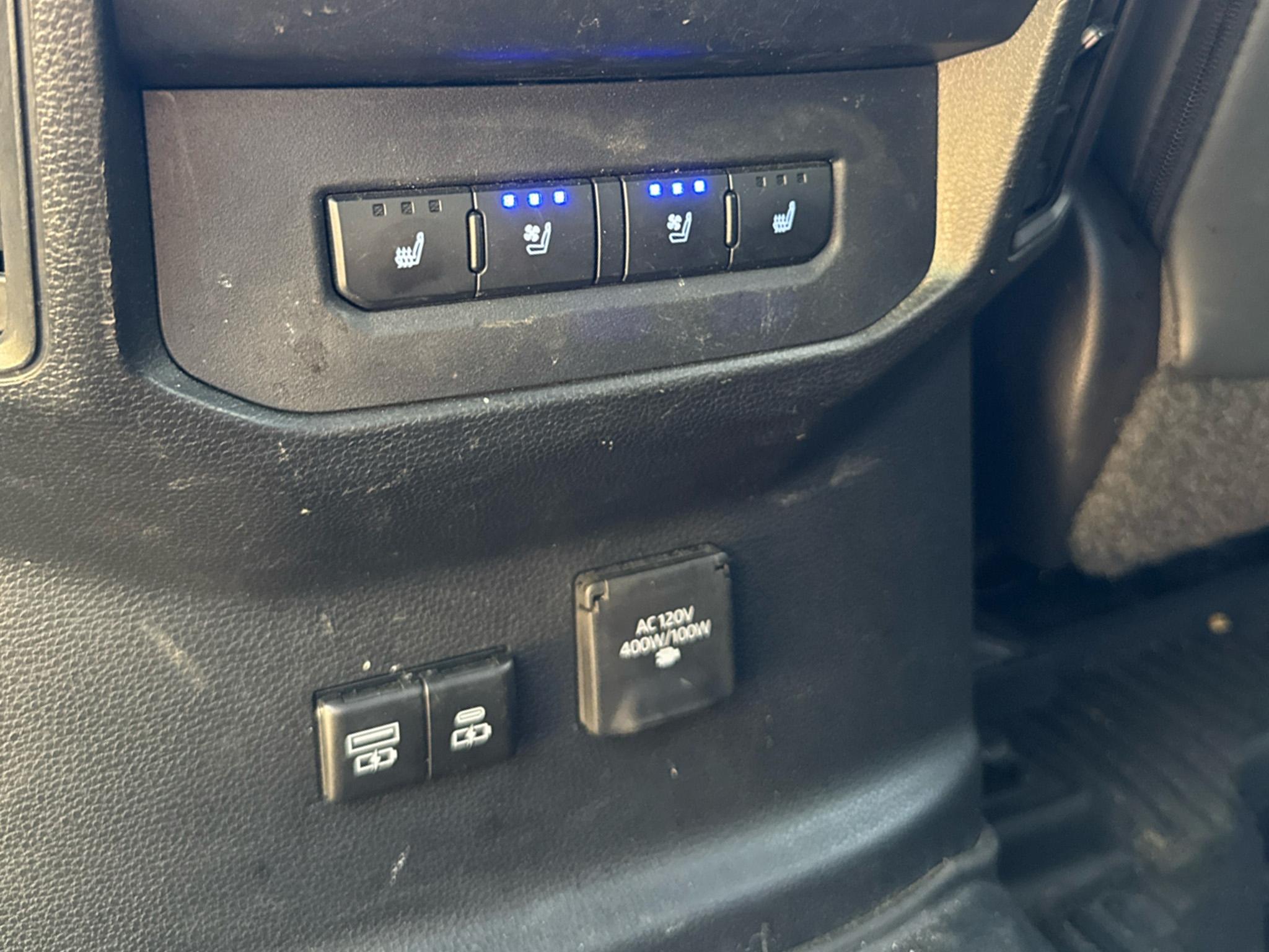 Toyota Tundra 4WD Platinum CrewMax 5.5' Bed (Natl) 2022