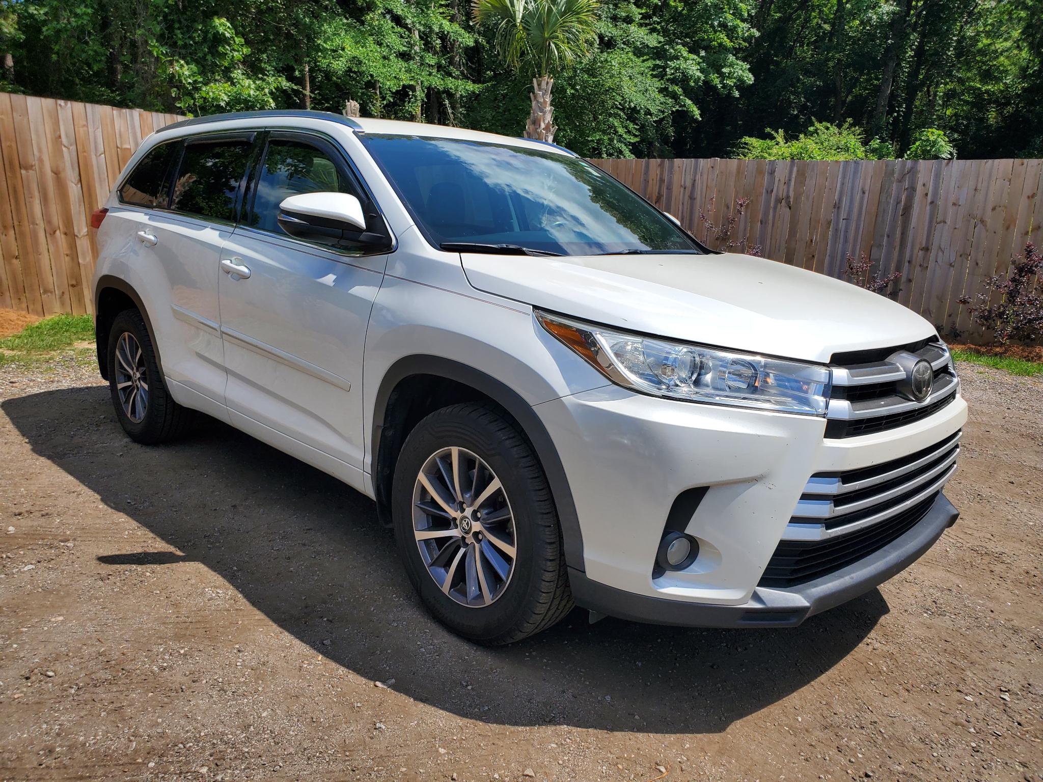 Toyota Highlander XLE V6 AWD (Natl) 2017