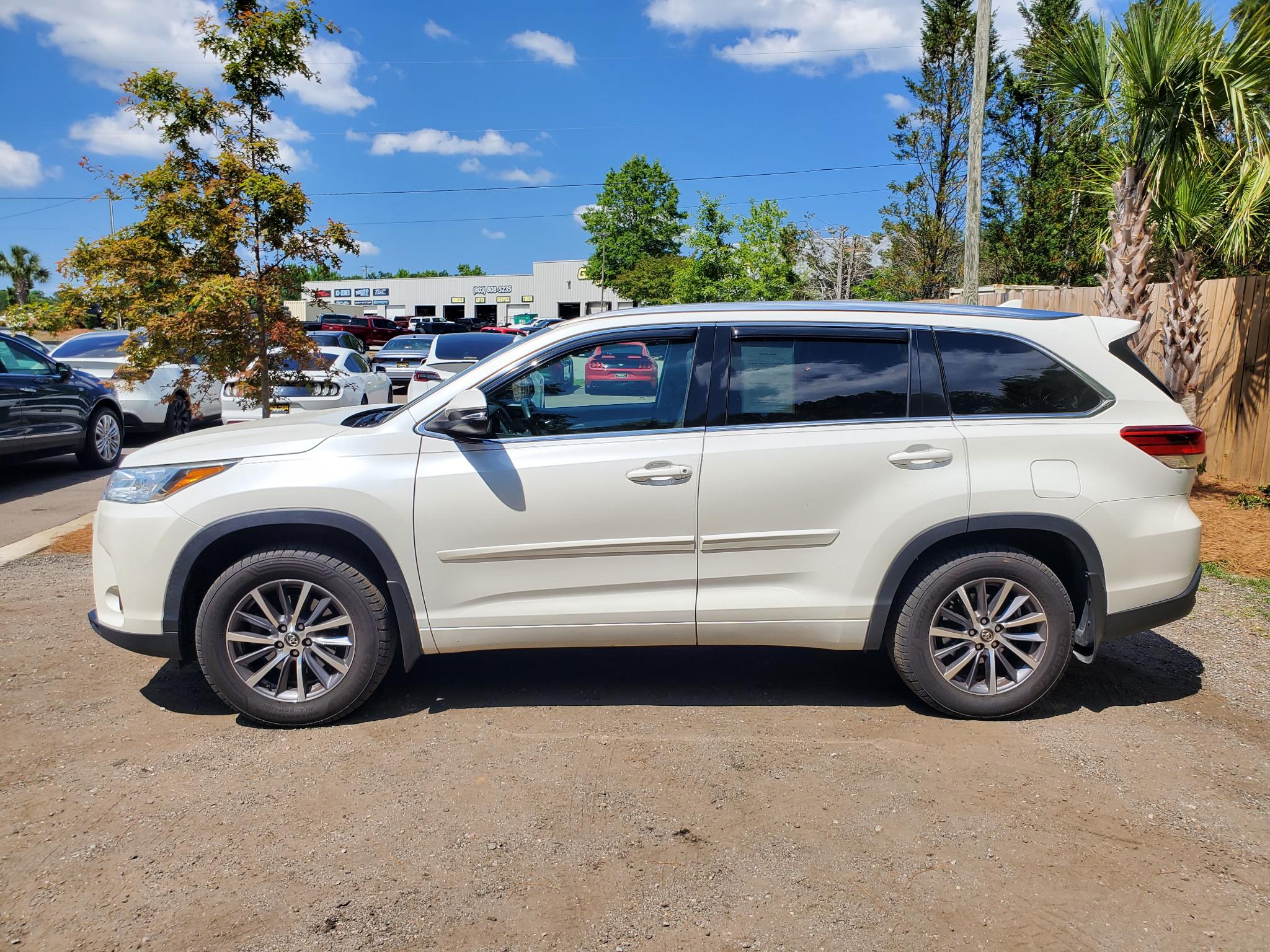 Toyota Highlander XLE V6 AWD (Natl) 2017