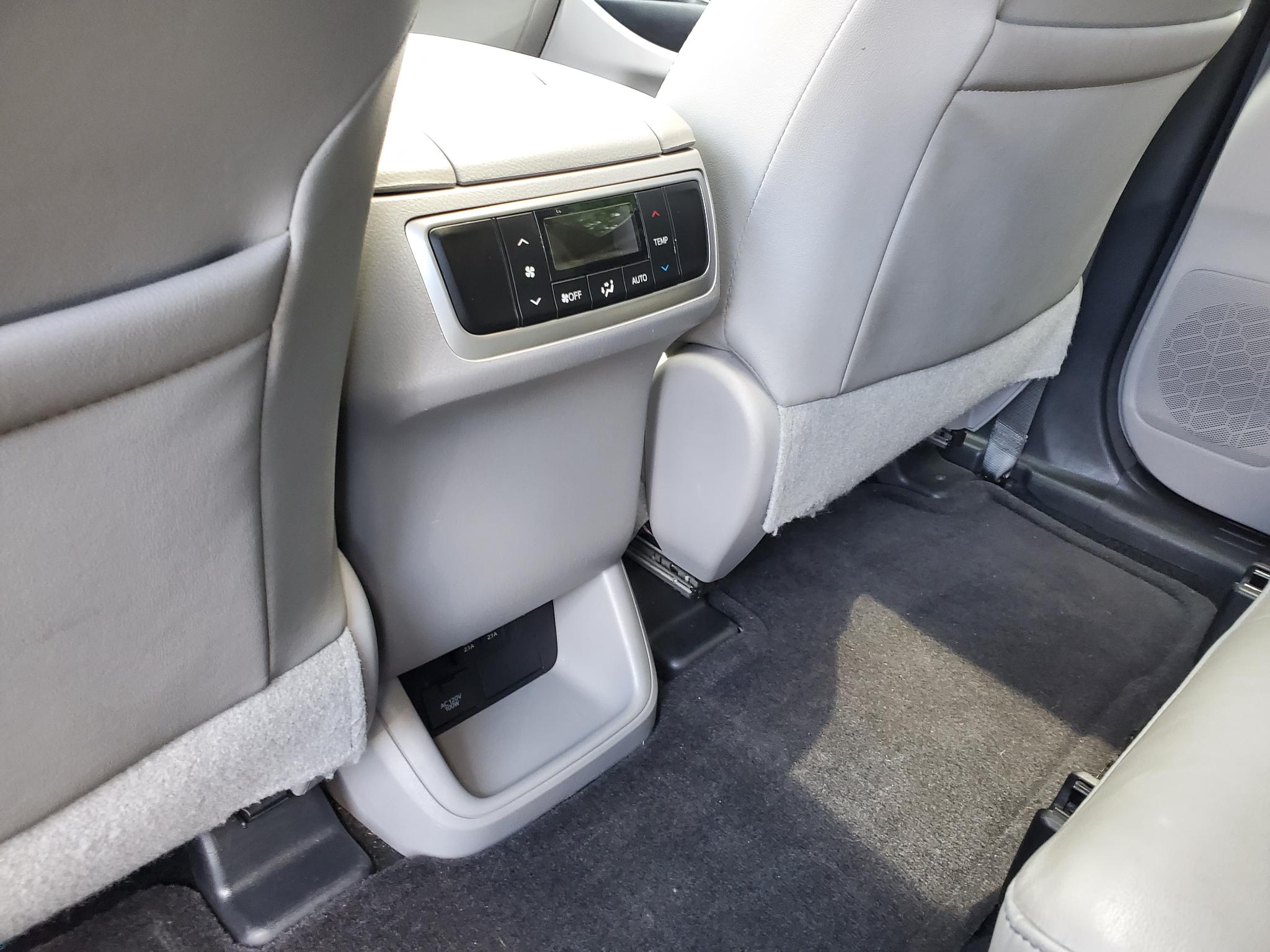 Toyota Highlander XLE V6 AWD (Natl) 2017