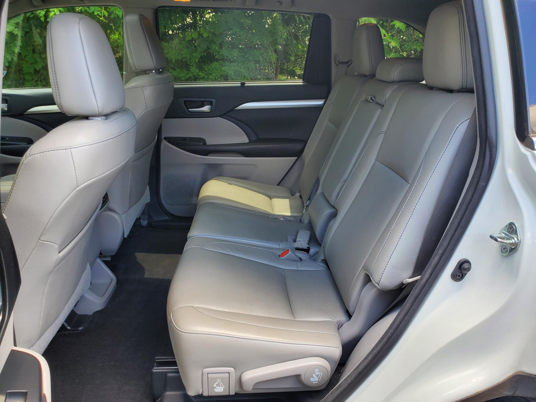 Toyota Highlander XLE V6 AWD (Natl) 2017