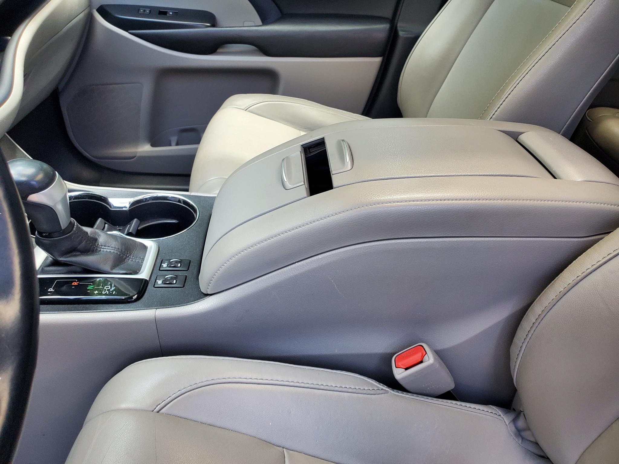 Toyota Highlander XLE V6 AWD (Natl) 2017