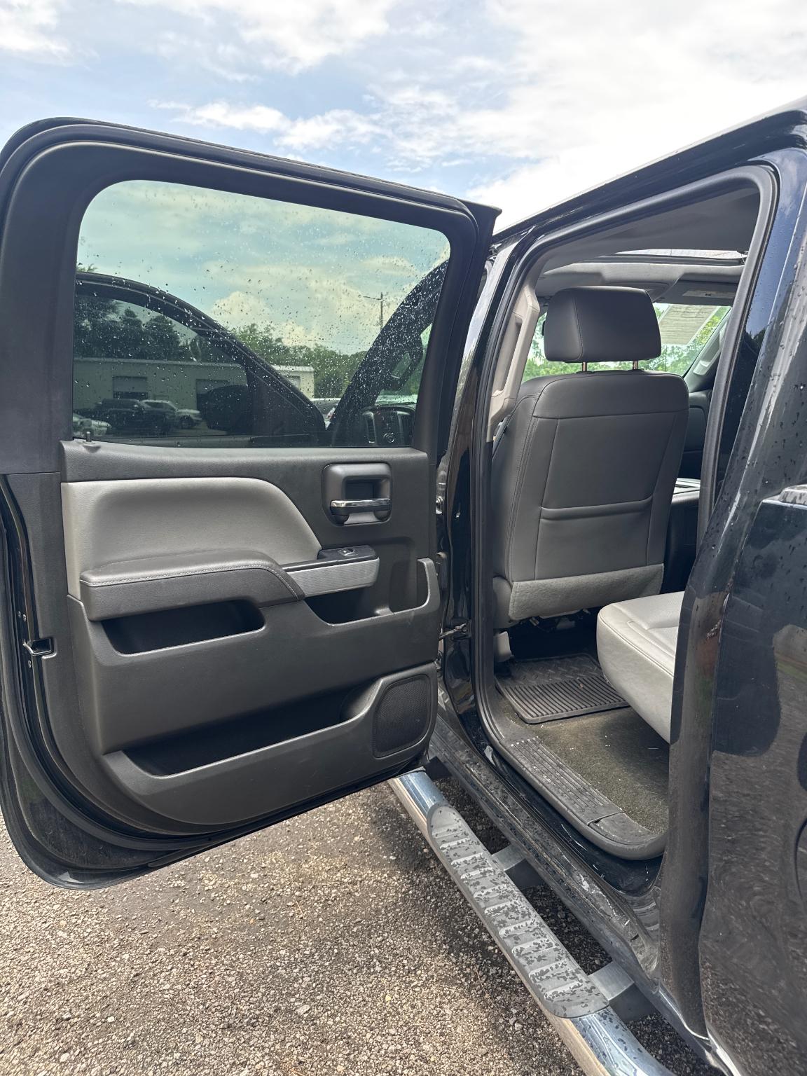 Chevrolet Silverado 1500 4WD Crew Cab 143.5" LTZ w/2LZ 2017