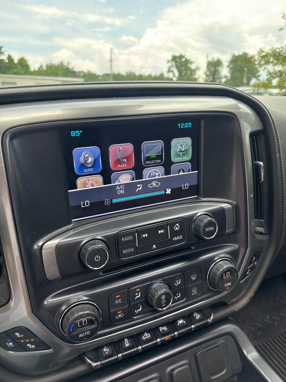 Chevrolet Silverado 1500 4WD Crew Cab 143.5" LTZ w/2LZ 2017