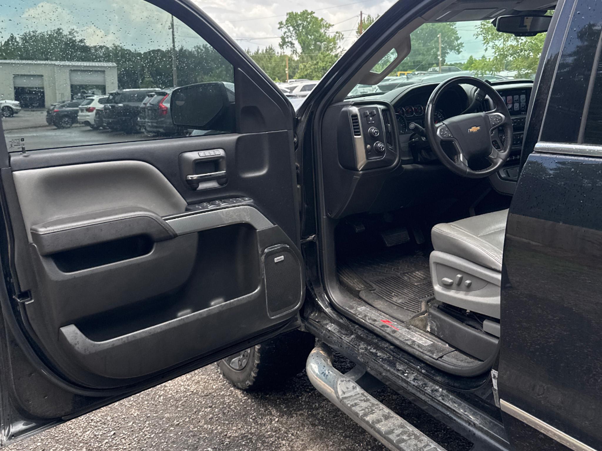 Chevrolet Silverado 1500 4WD Crew Cab 143.5" LTZ w/2LZ 2017