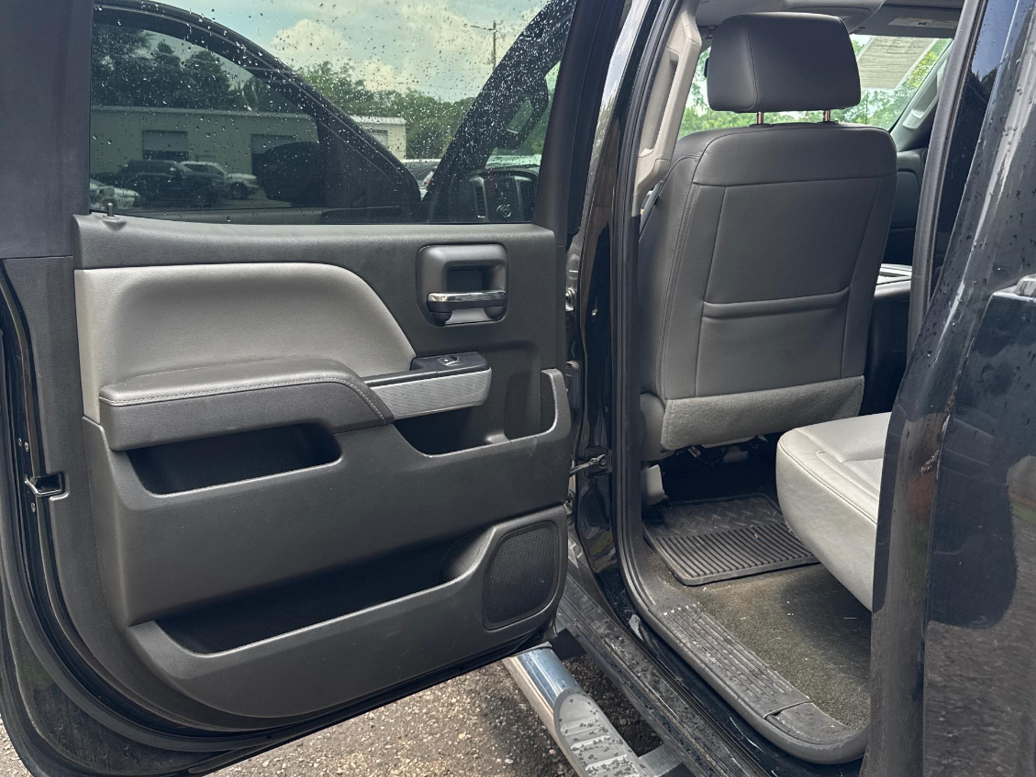 Chevrolet Silverado 1500 4WD Crew Cab 143.5" LTZ w/2LZ 2017
