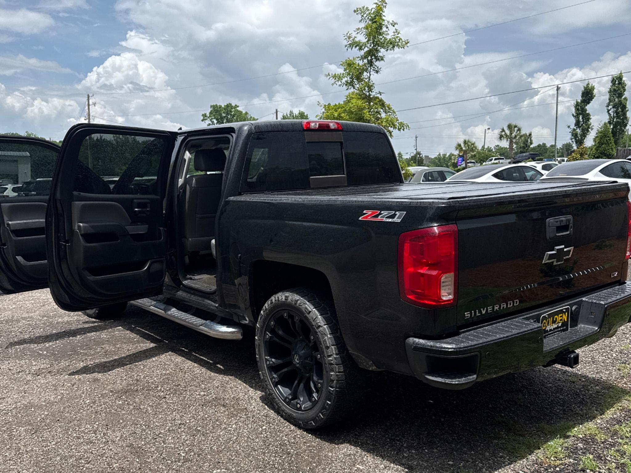 Chevrolet Silverado 1500 4WD Crew Cab 143.5" LTZ w/2LZ 2017