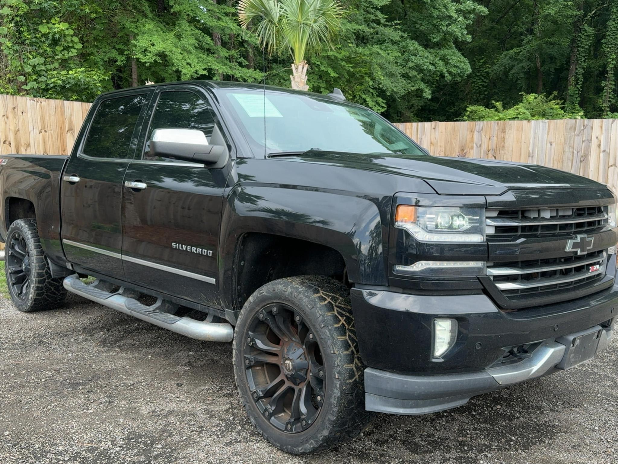 Chevrolet Silverado 1500 4WD Crew Cab 143.5" LTZ w/2LZ 2017