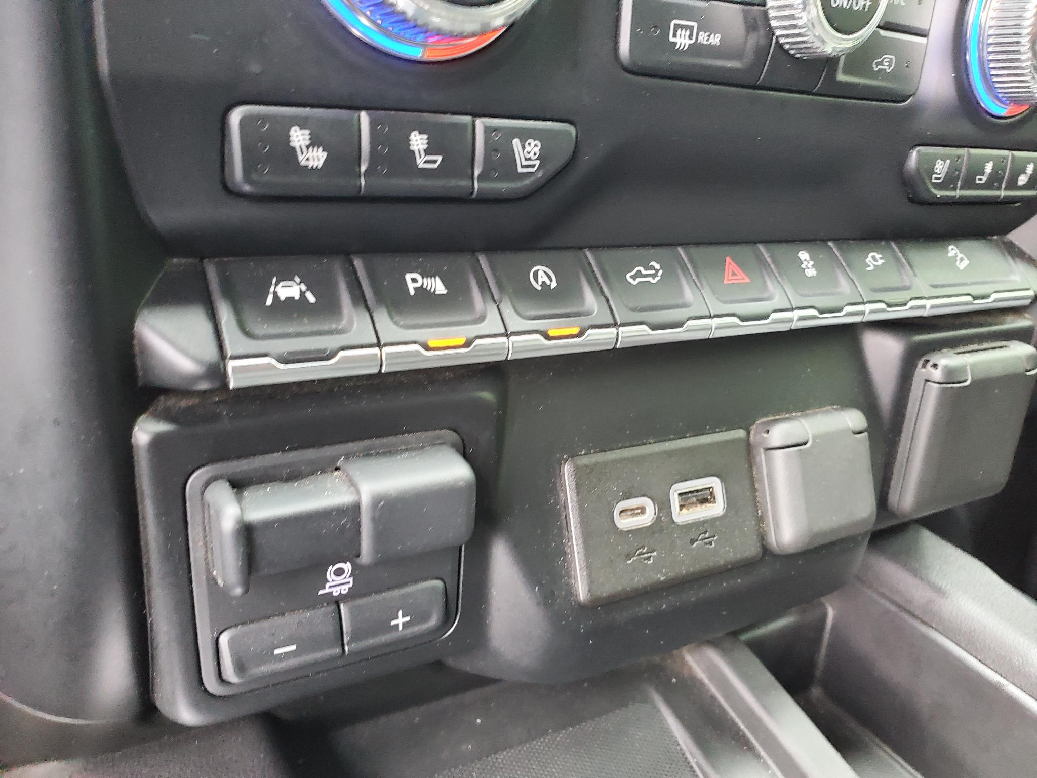 GMC Sierra 1500 4WD Crew Cab 147" AT4 2019