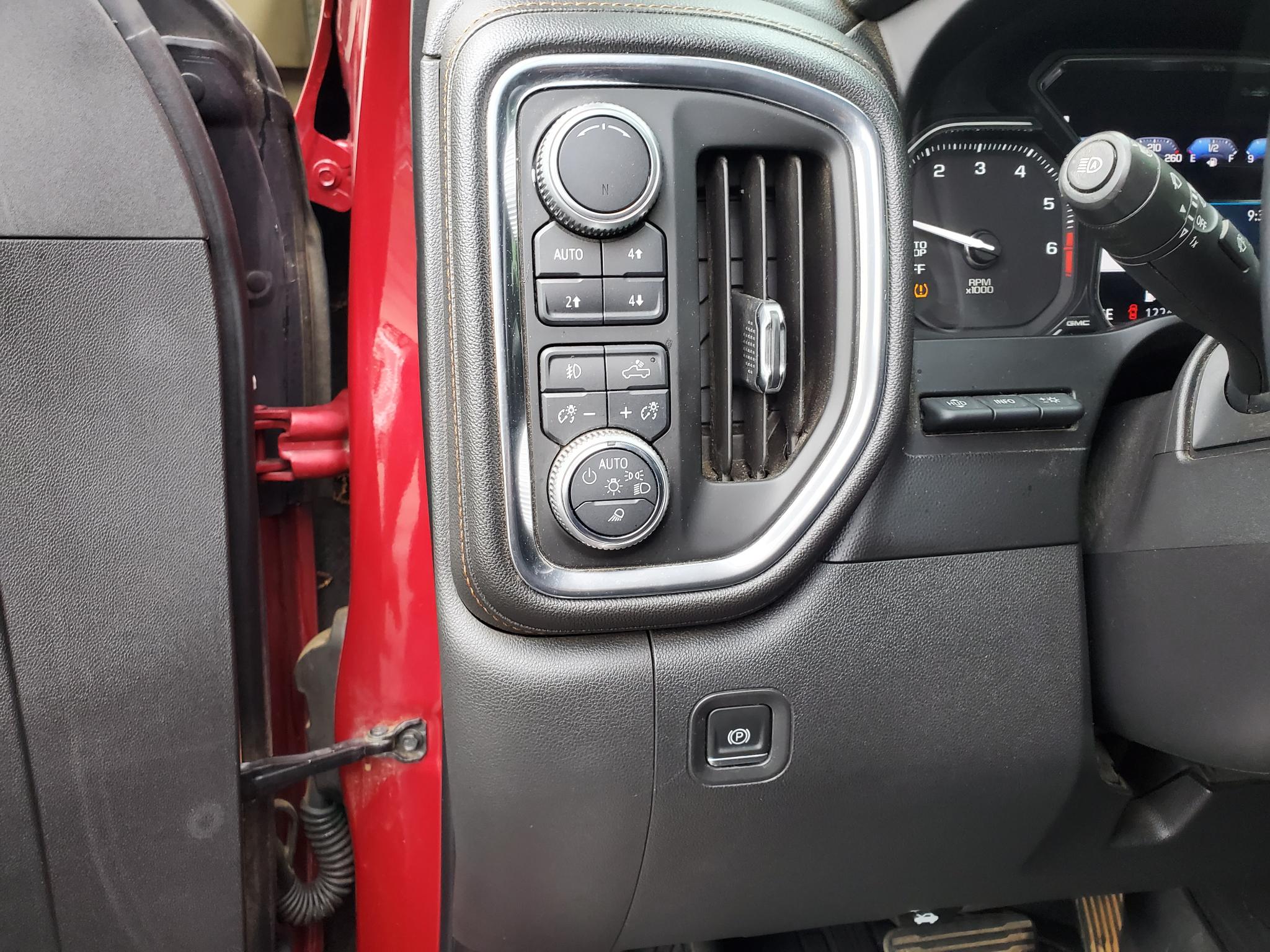 GMC Sierra 1500 4WD Crew Cab 147" AT4 2019