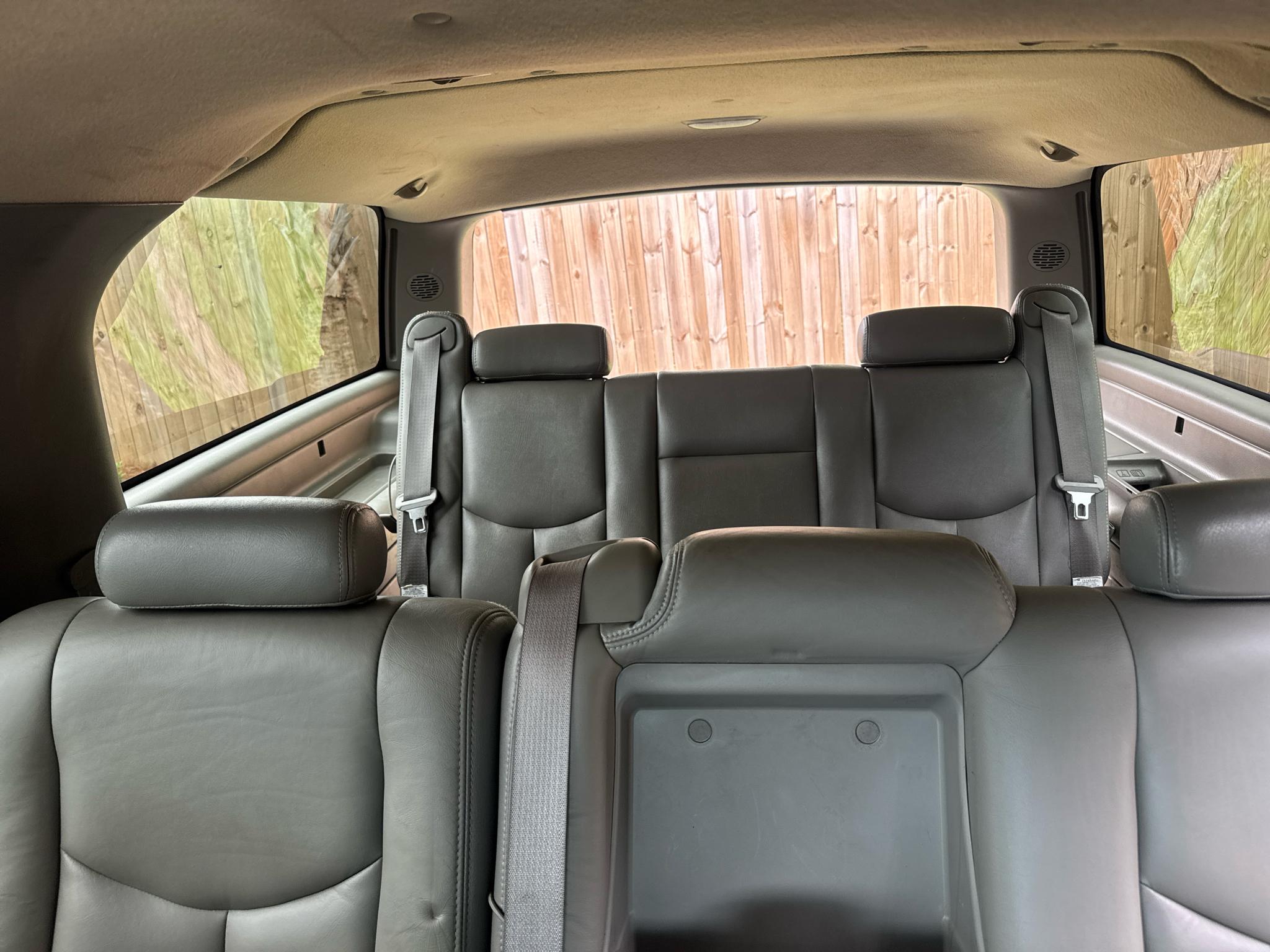 Chevrolet Suburban 4dr 2500 4WD LT 2003