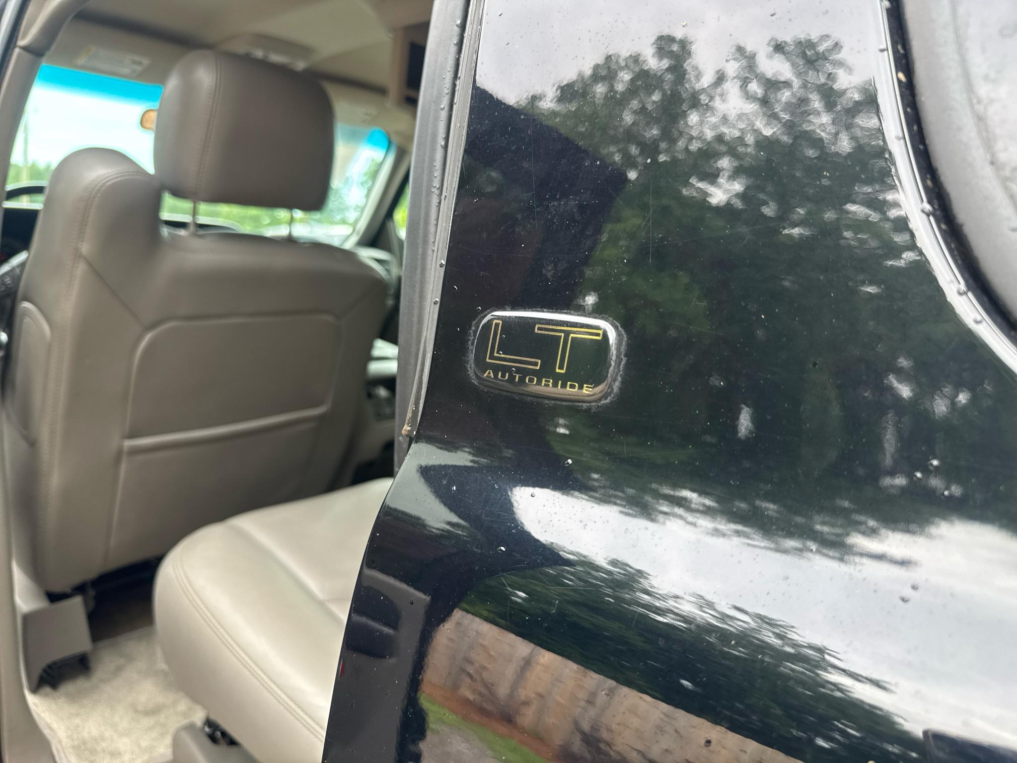 Chevrolet Suburban 4dr 2500 4WD LT 2003