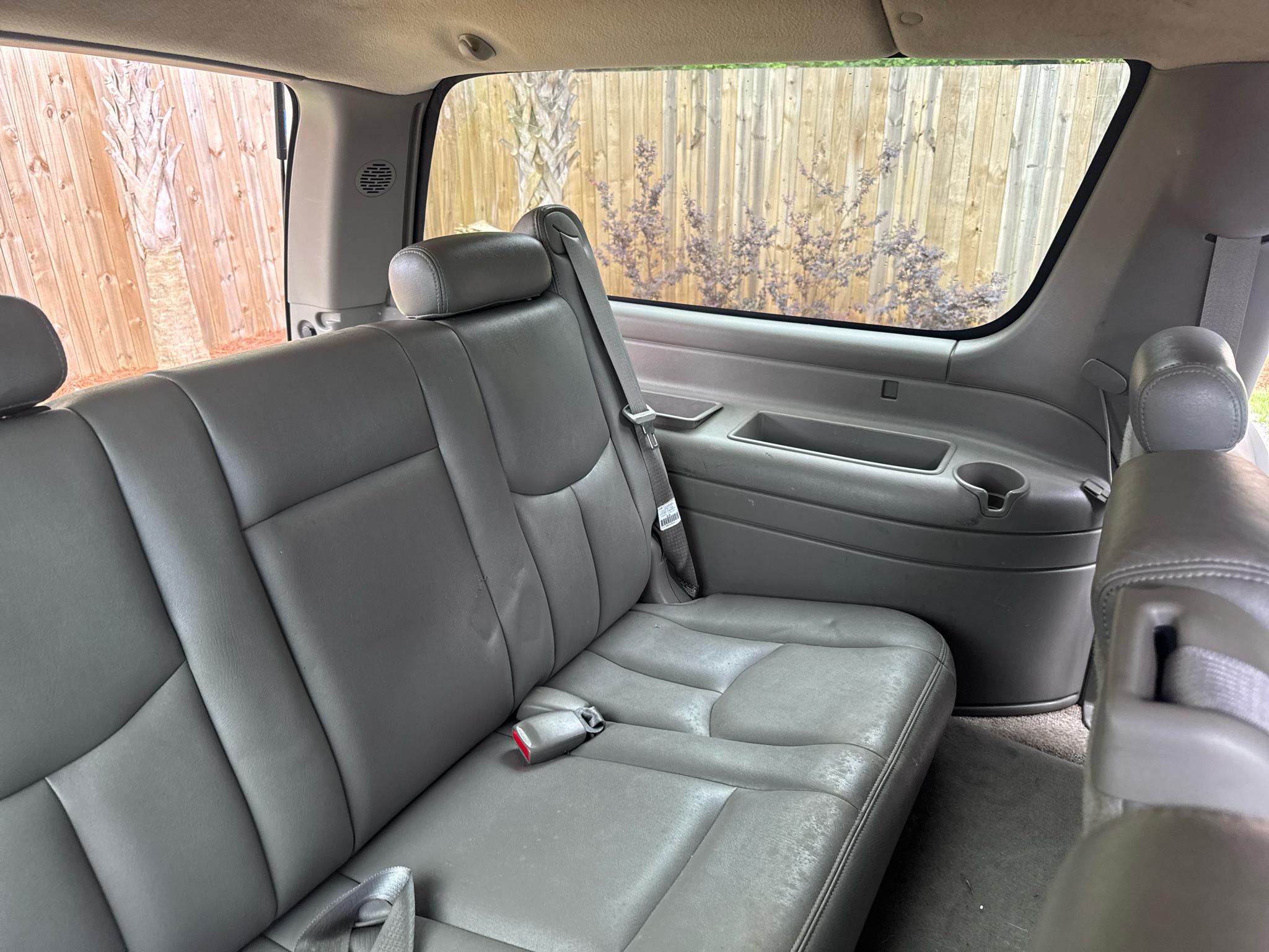 Chevrolet Suburban 4dr 2500 4WD LT 2003