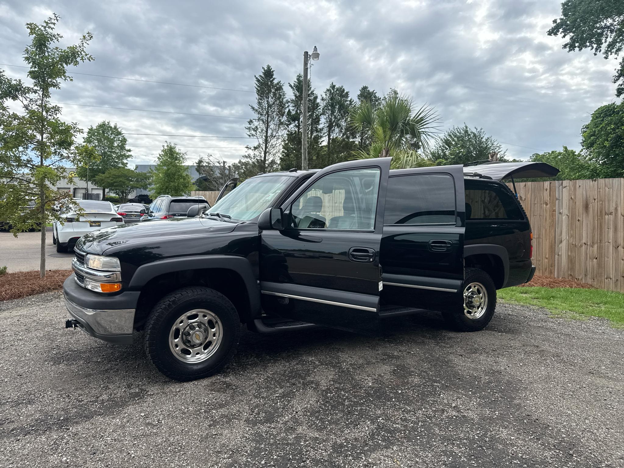 Chevrolet Suburban 4dr 2500 4WD LT 2003