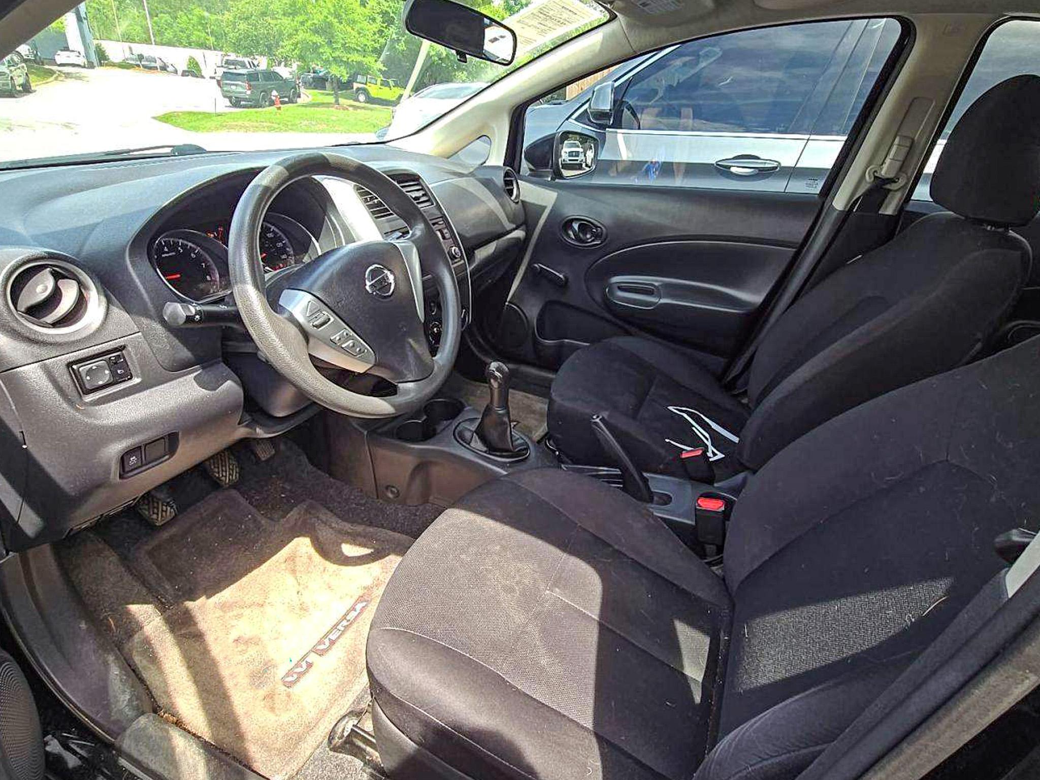 Nissan Versa Note 5dr HB Manual 1.6 S 2015