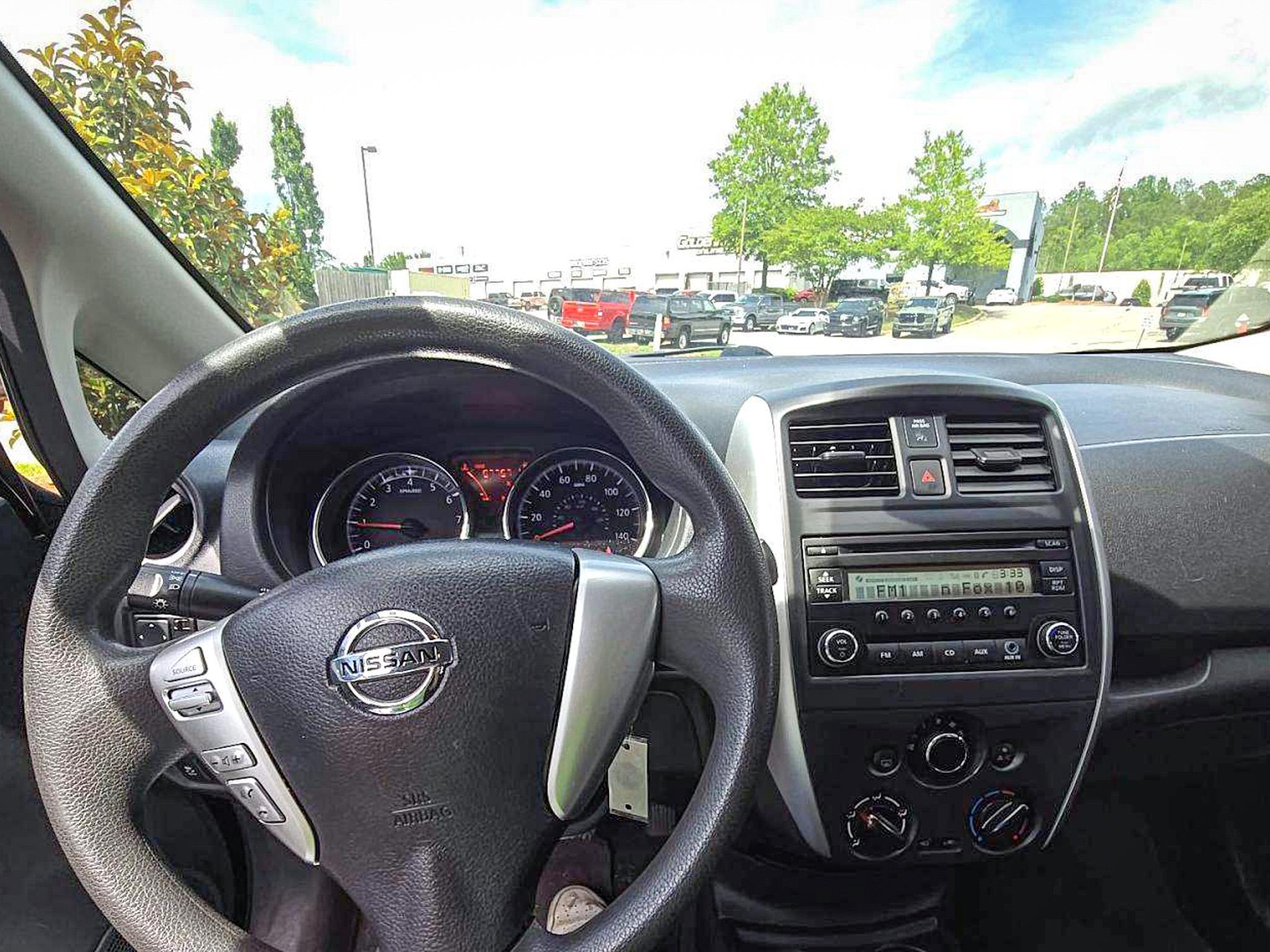 Nissan Versa Note 5dr HB Manual 1.6 S 2015
