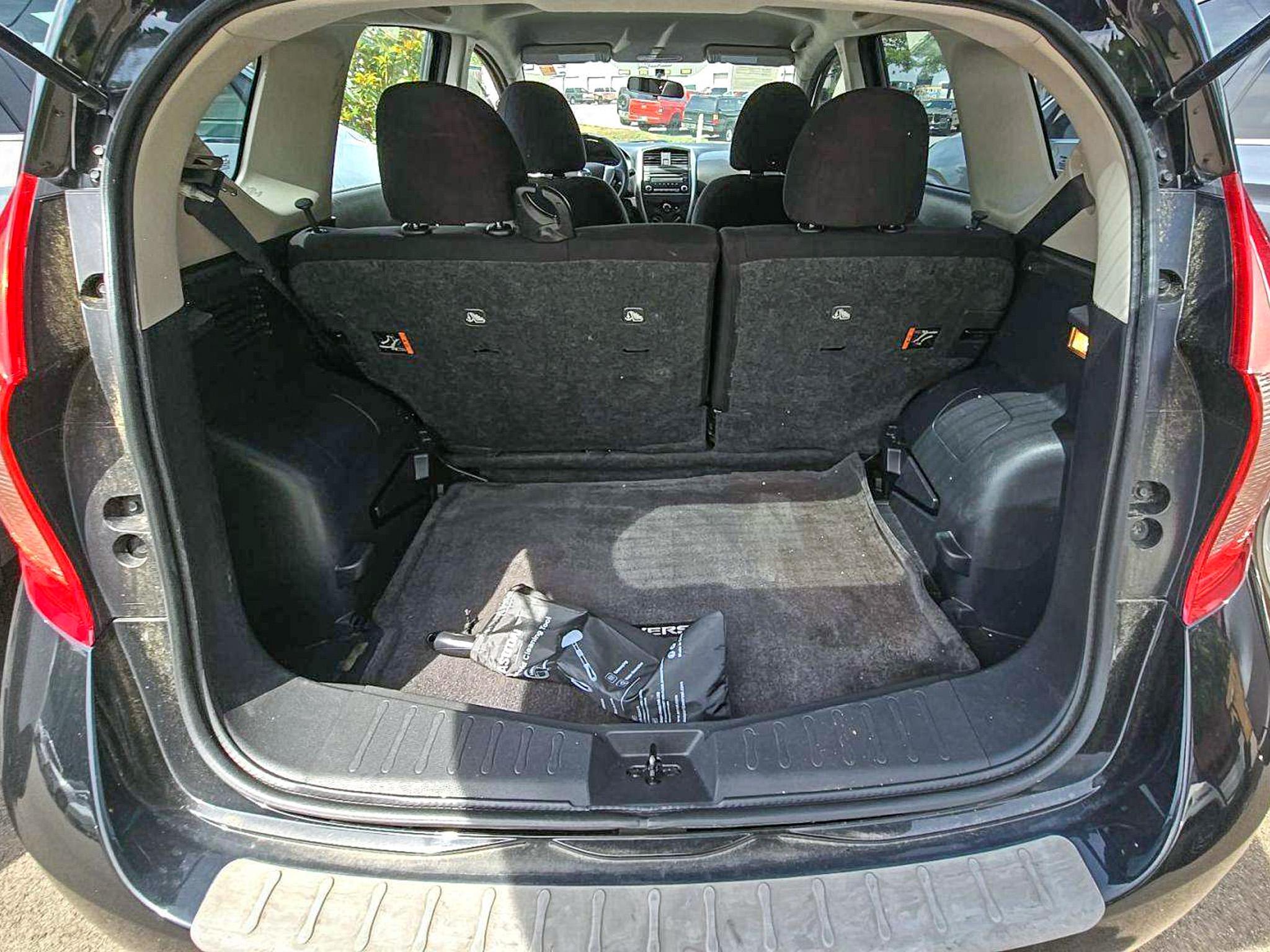 Nissan Versa Note 5dr HB Manual 1.6 S 2015