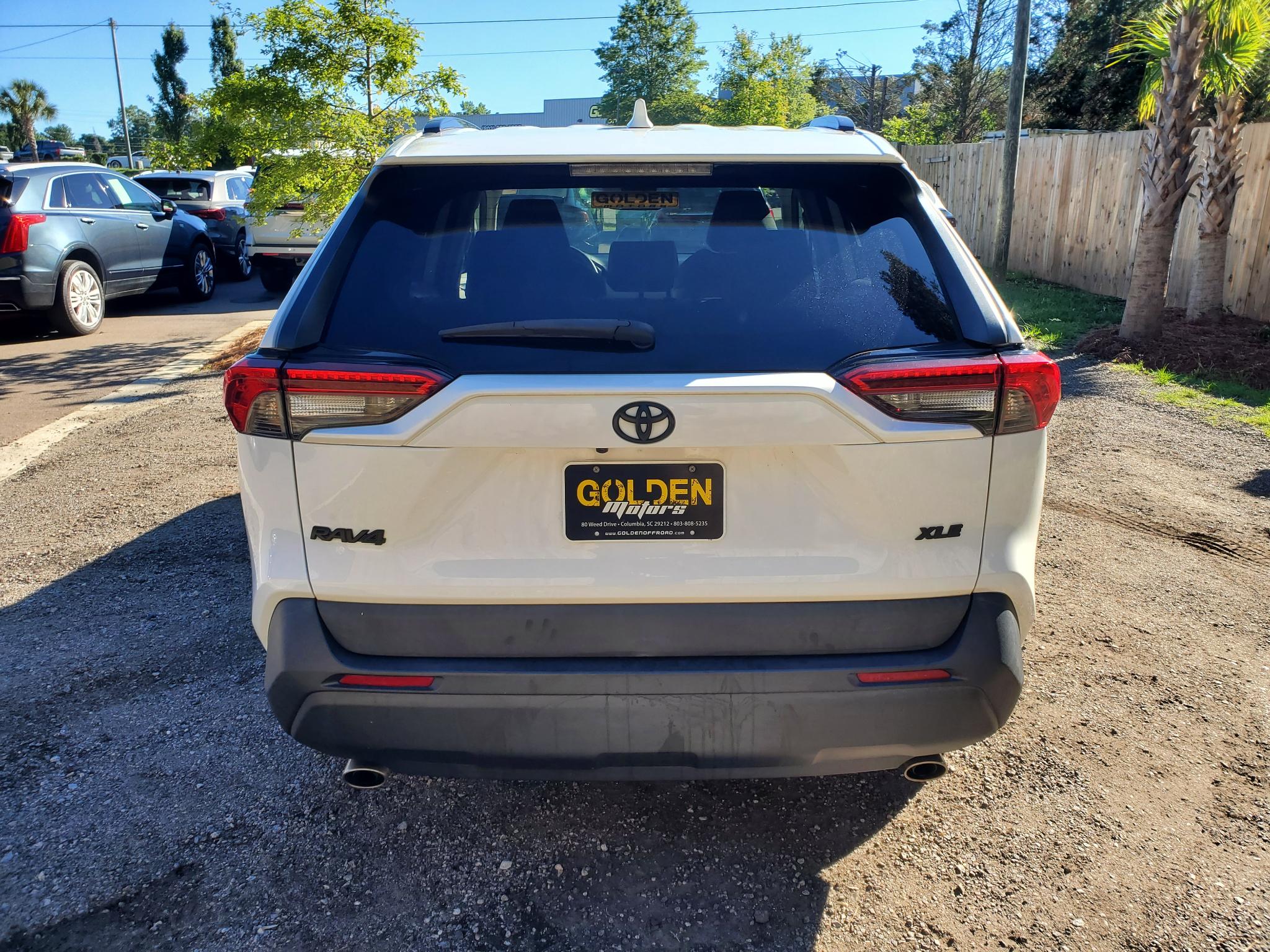 Toyota RAV4 XLE FWD (Natl) 2019