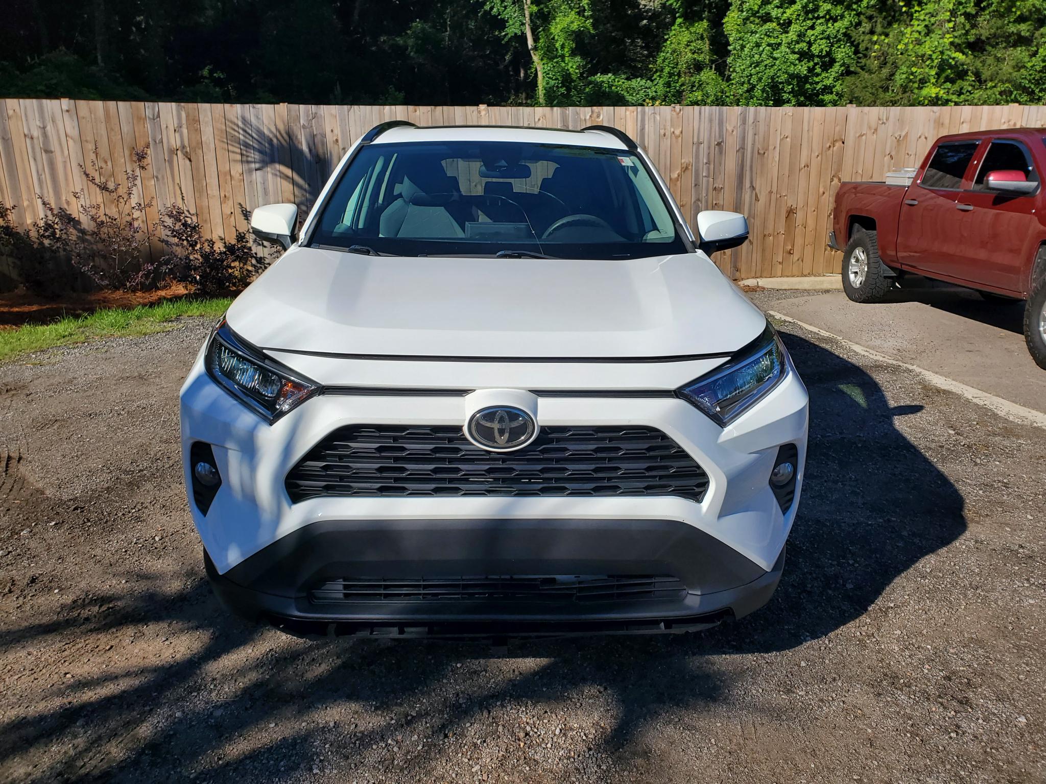Toyota RAV4 XLE FWD (Natl) 2019