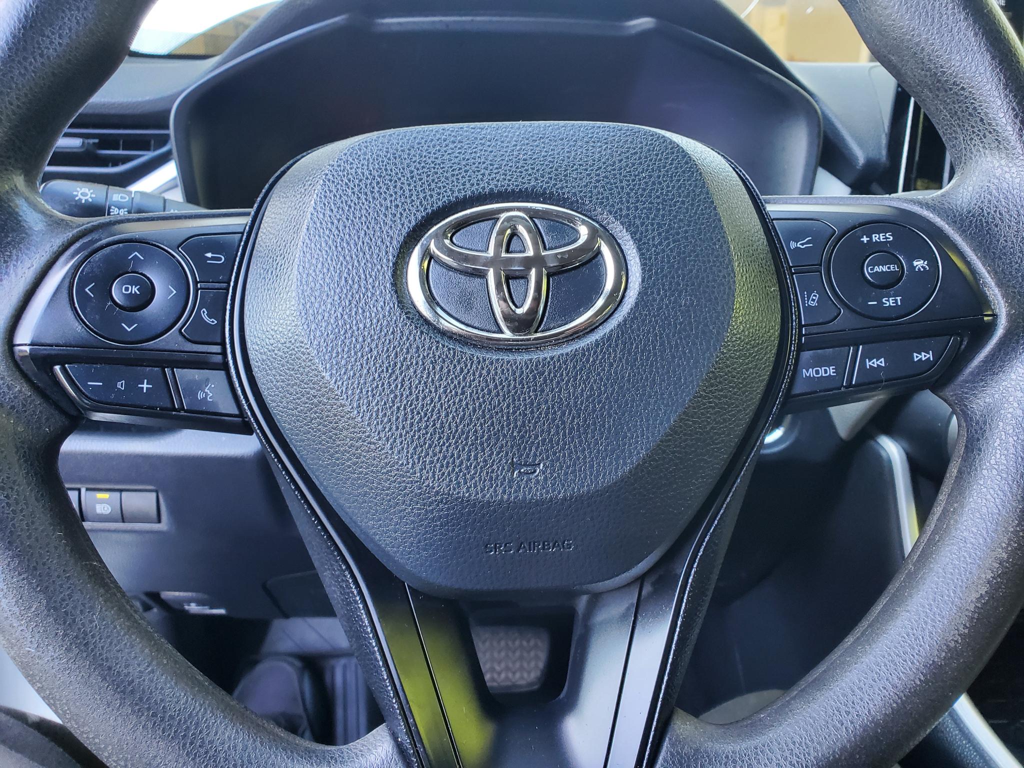 Toyota RAV4 XLE FWD (Natl) 2019