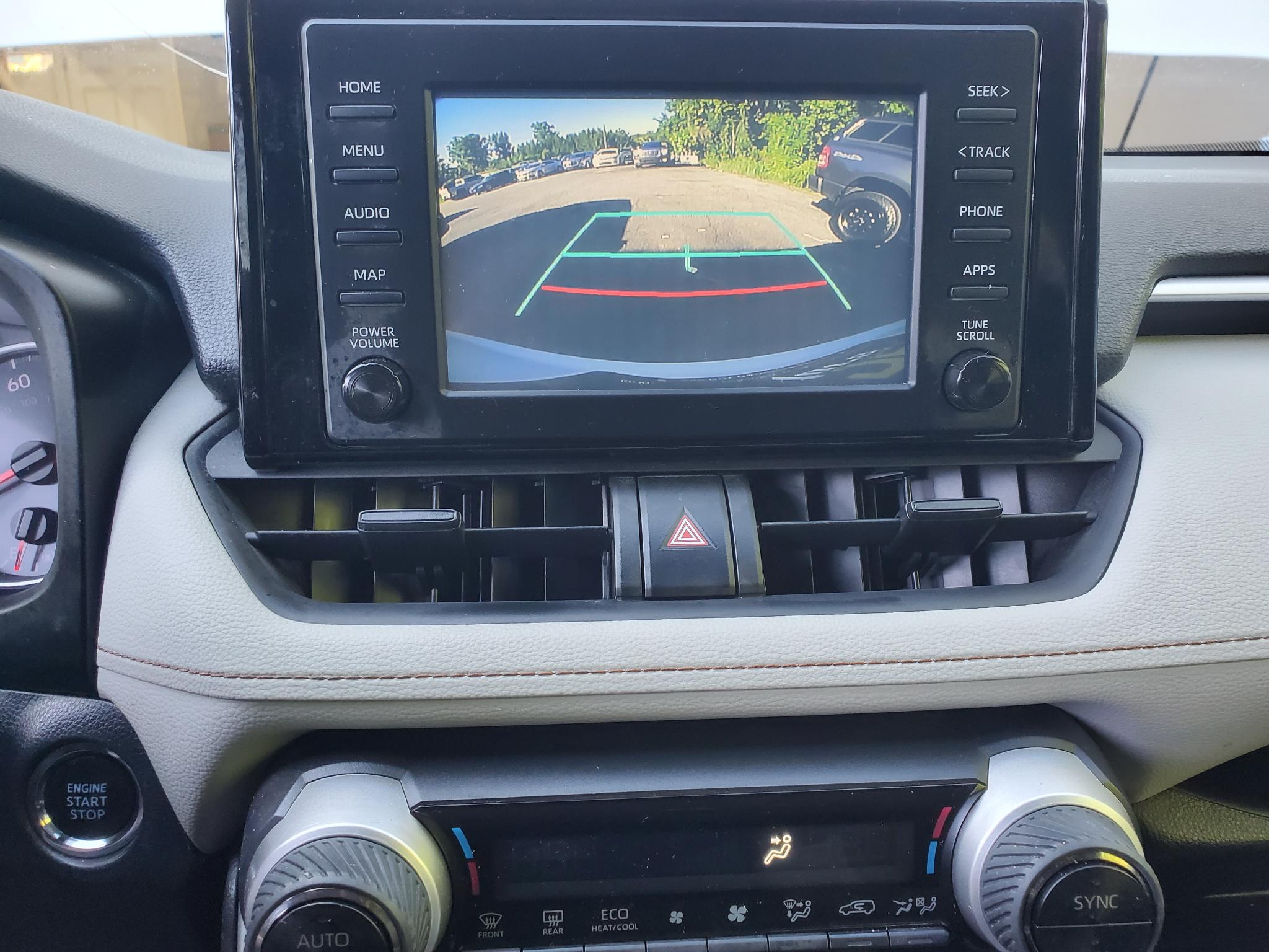 Toyota RAV4 XLE FWD (Natl) 2019