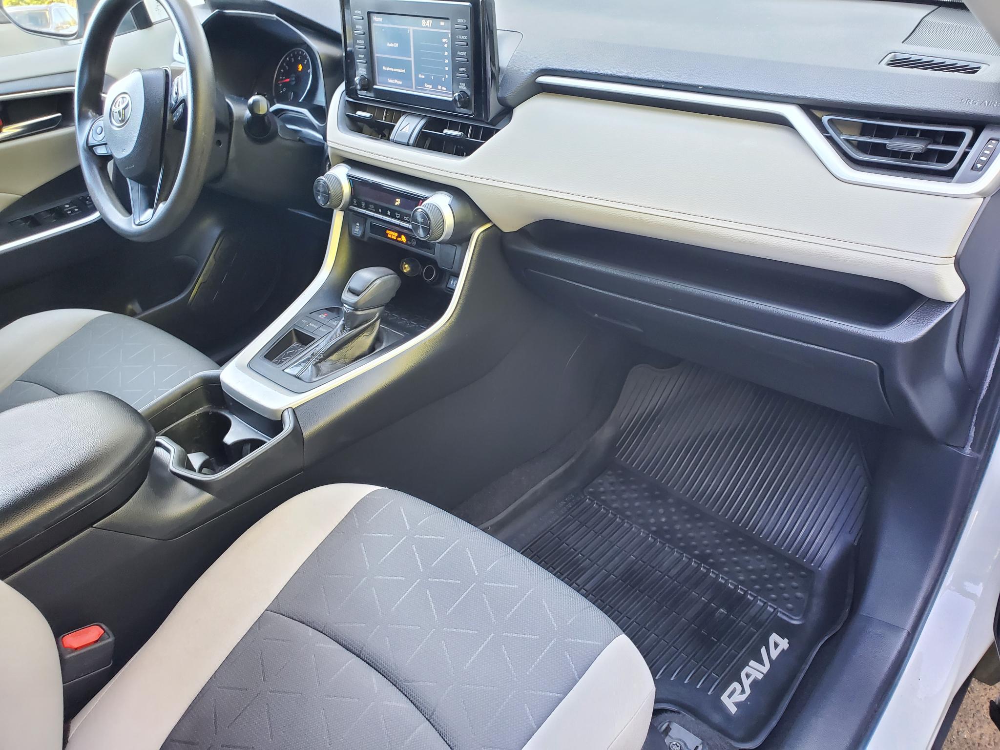 Toyota RAV4 XLE FWD (Natl) 2019