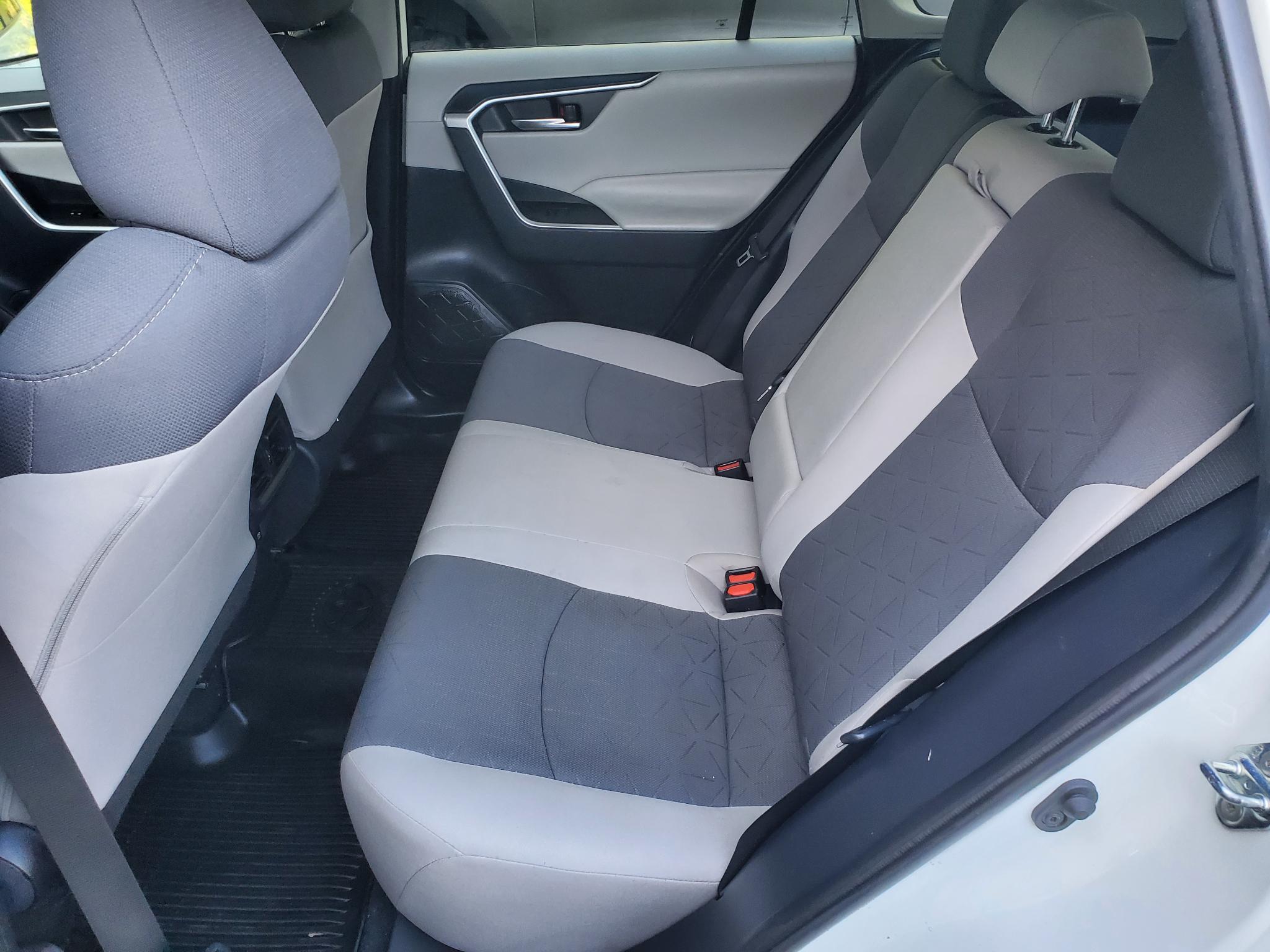 Toyota RAV4 XLE FWD (Natl) 2019