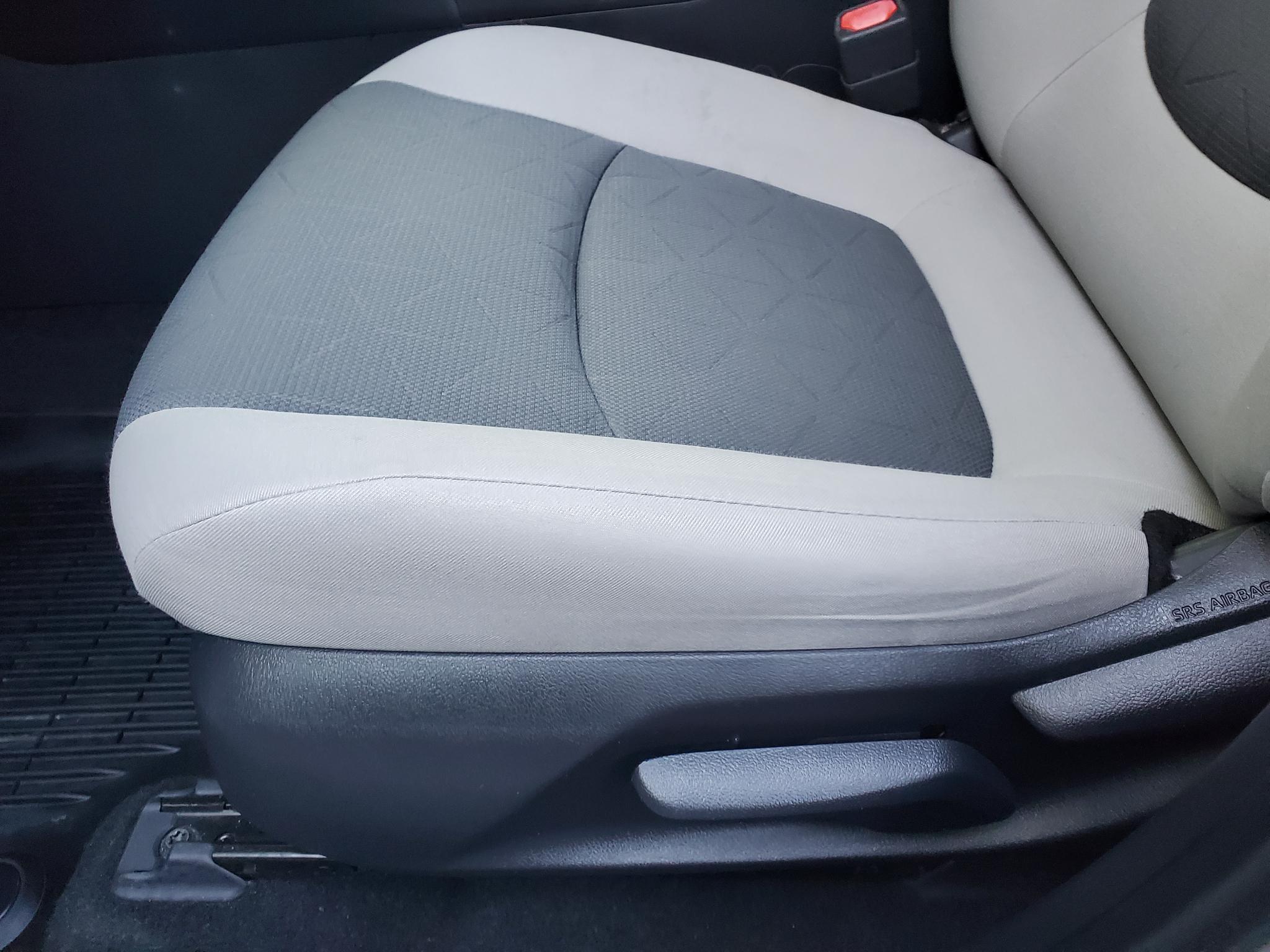 Toyota RAV4 XLE FWD (Natl) 2019