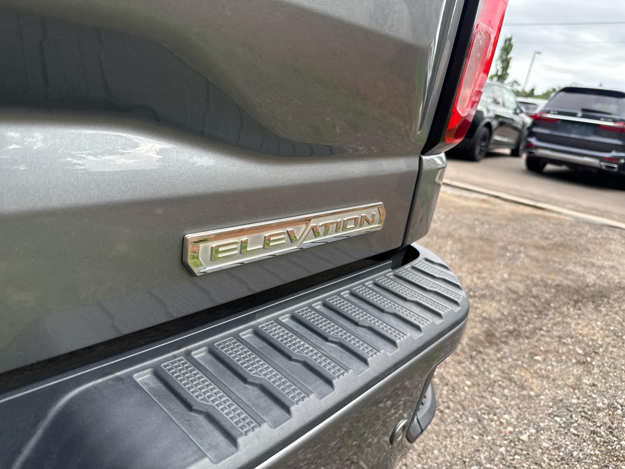GMC Sierra 1500 4WD Crew Cab 147" Elevation 2020