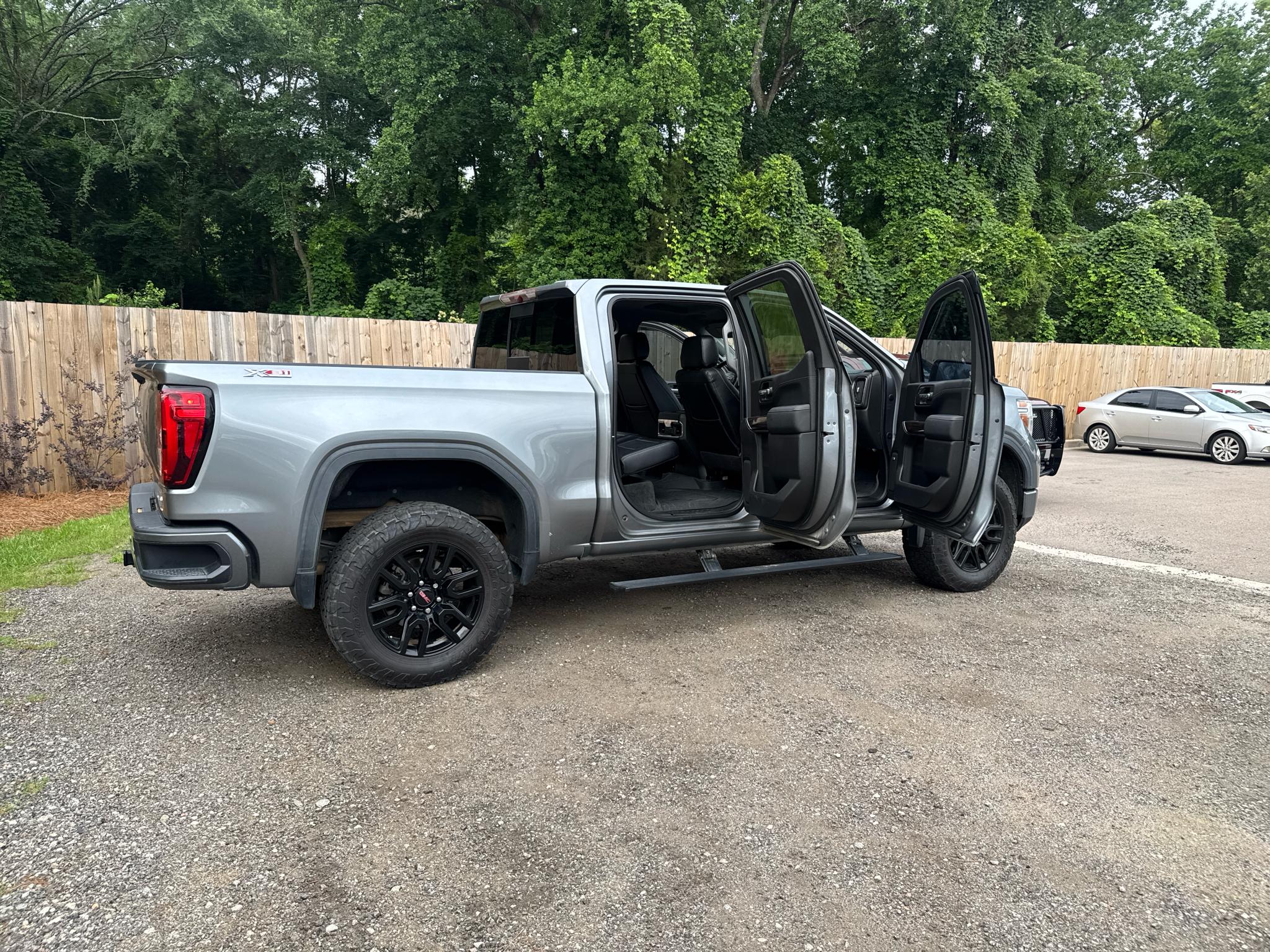 GMC Sierra 1500 4WD Crew Cab 147" Elevation 2020