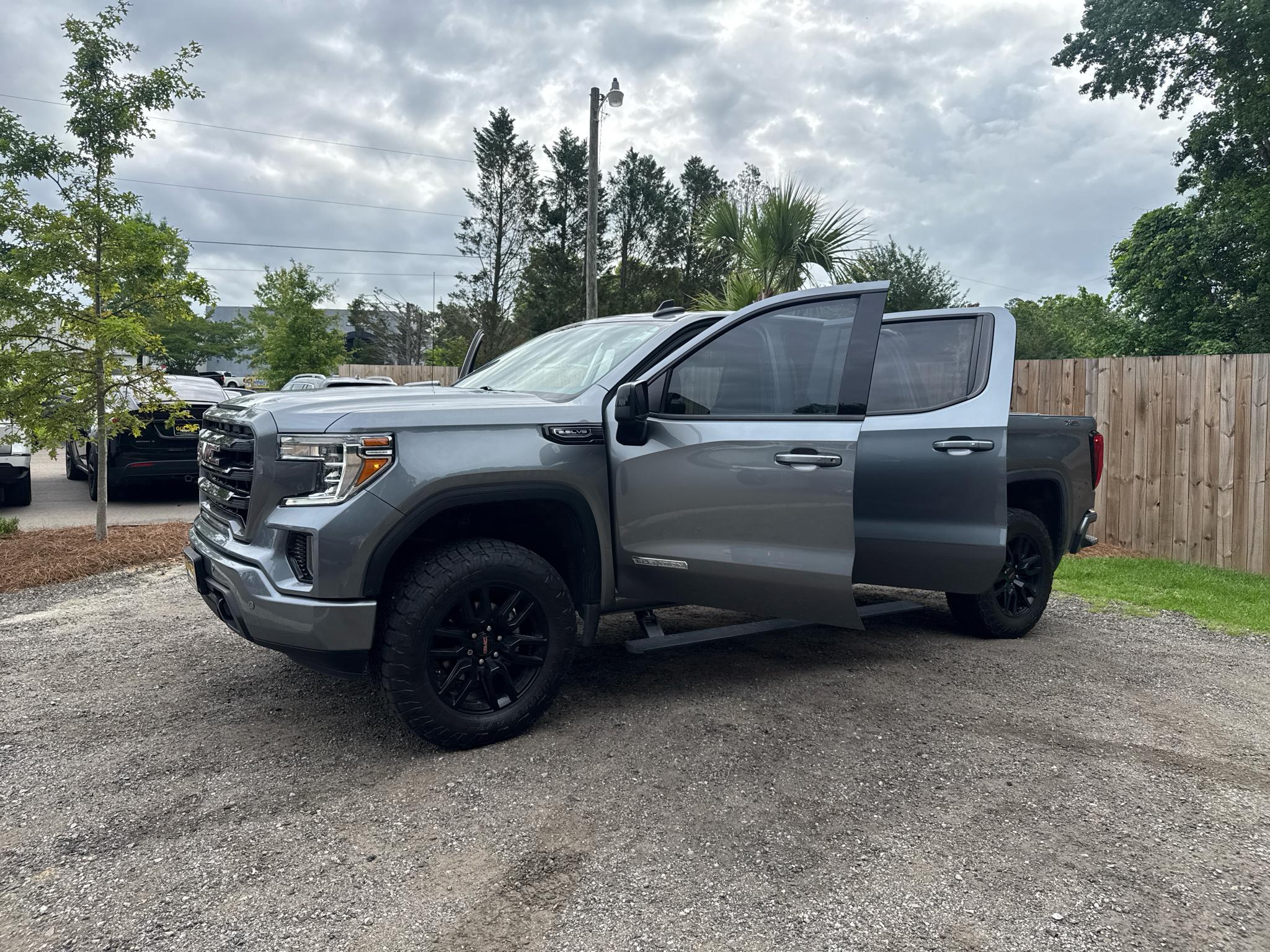 GMC Sierra 1500 4WD Crew Cab 147" Elevation 2020