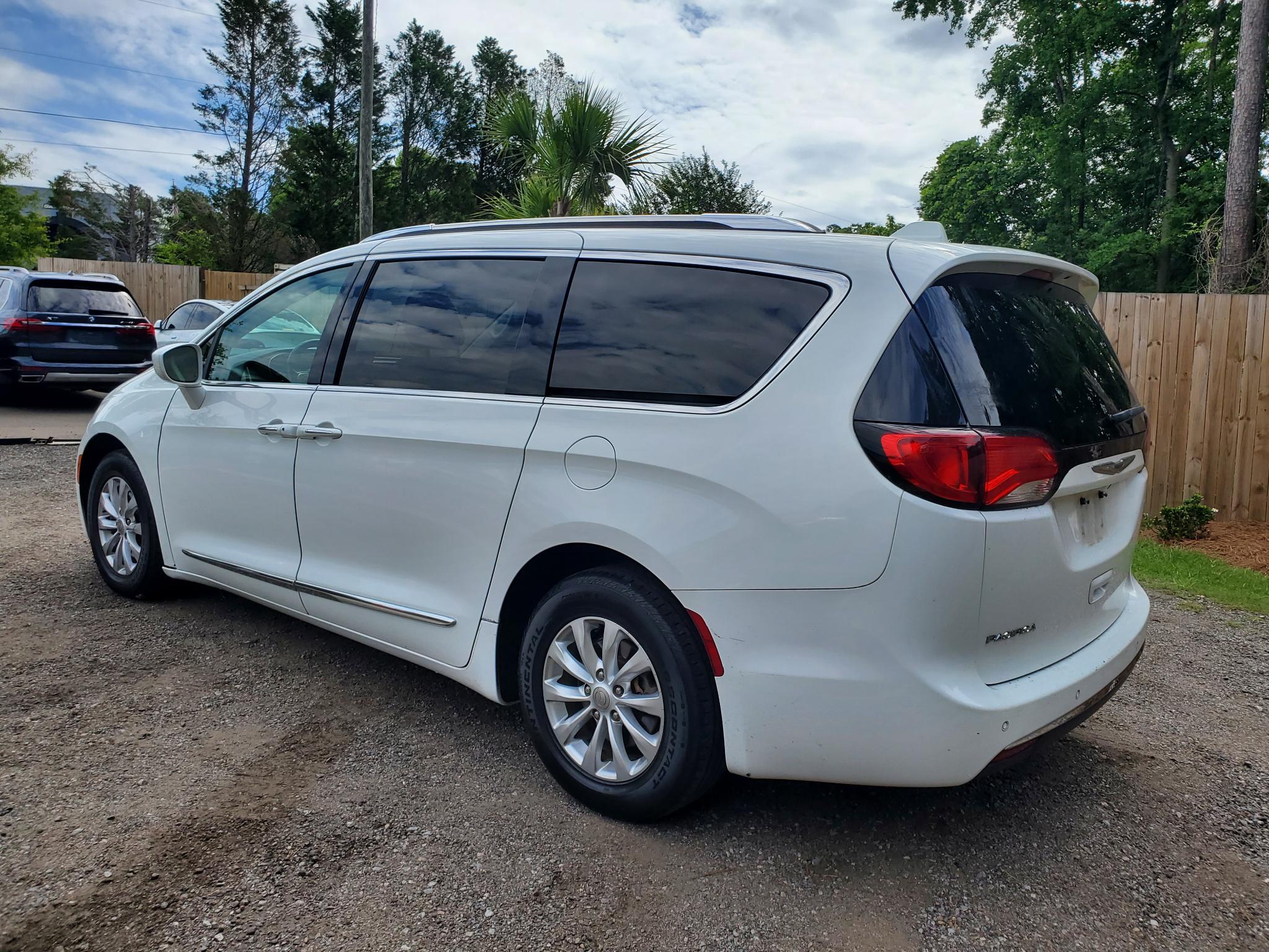 Chrysler Pacifica Touring L FWD 2019